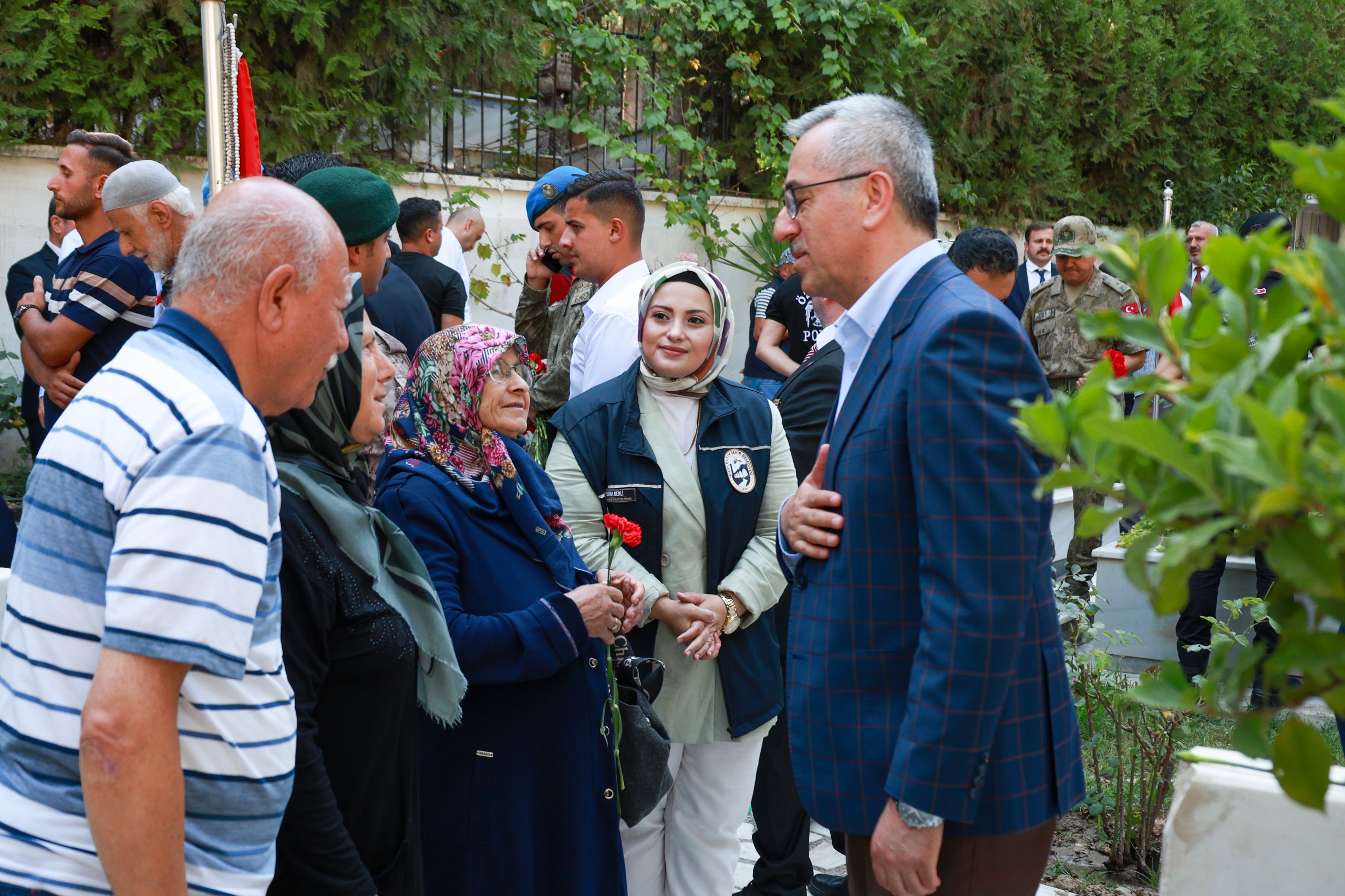 15 TEMMUZ KAHRAMANLARI HATAY’DA DUALARLA ANILDI 