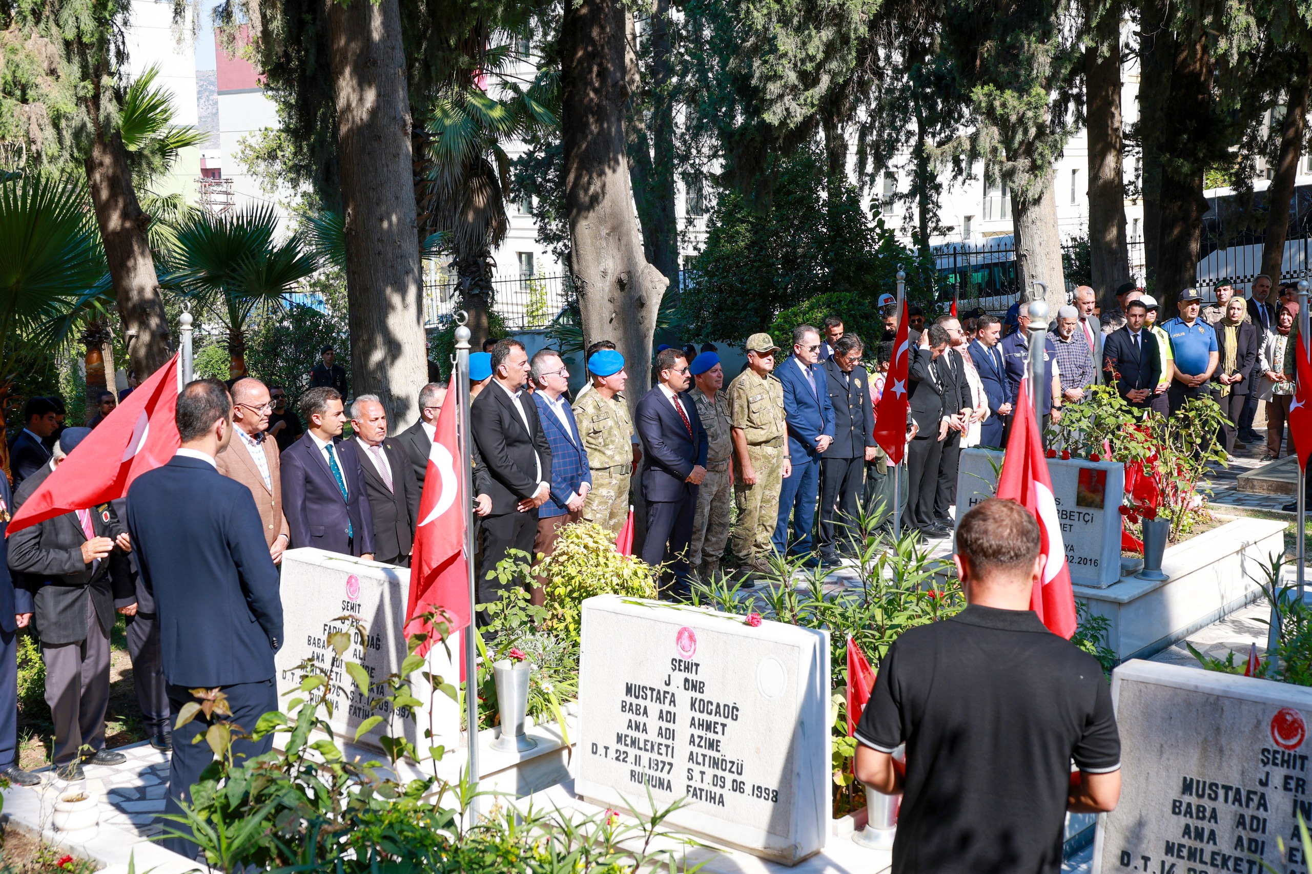 15 TEMMUZ KAHRAMANLARI HATAY’DA DUALARLA ANILDI 