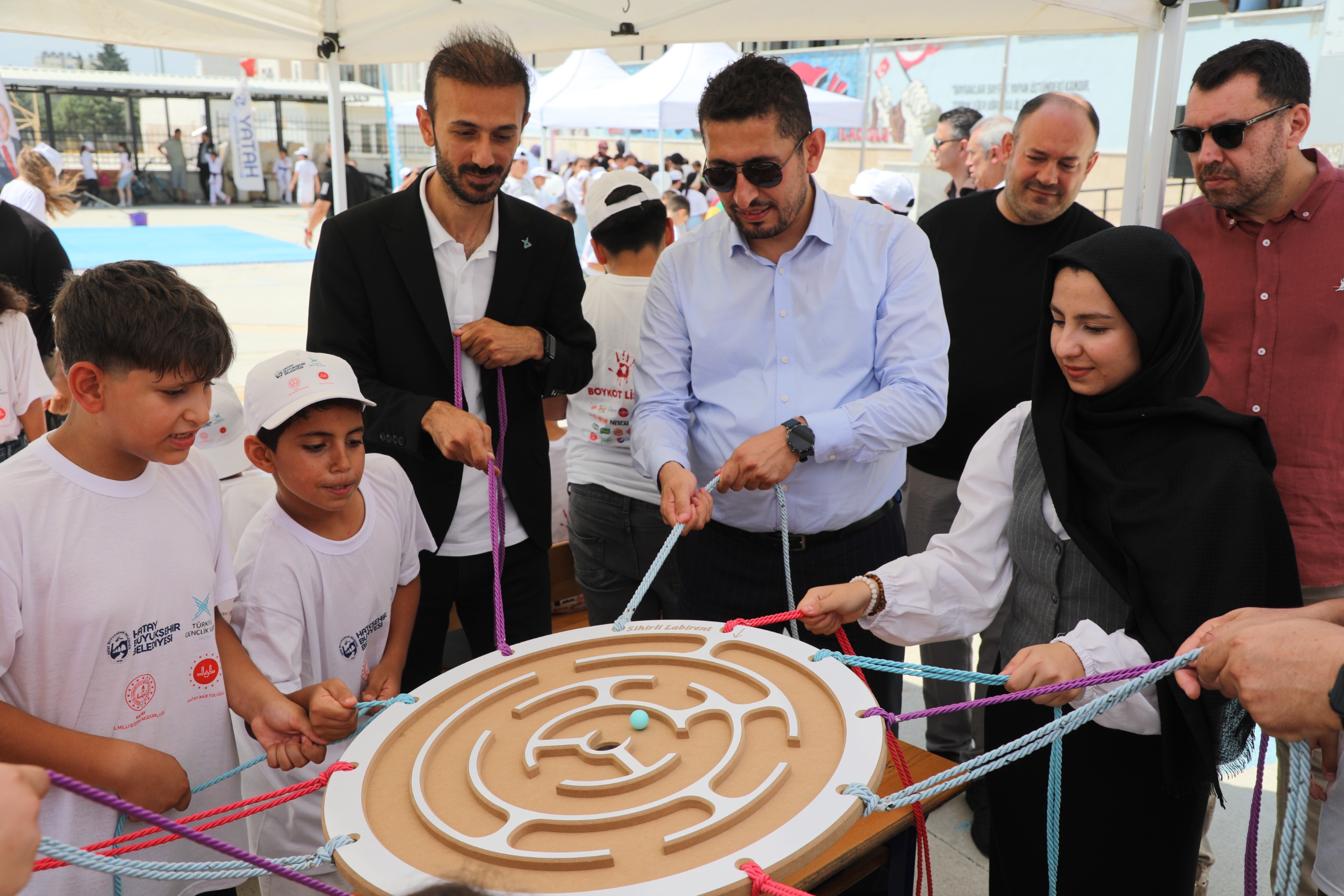 HBB YAZ OKULU'NDA ÇOCUKLAR HEM ÖĞRENİYOR HEM EĞLENİYOR