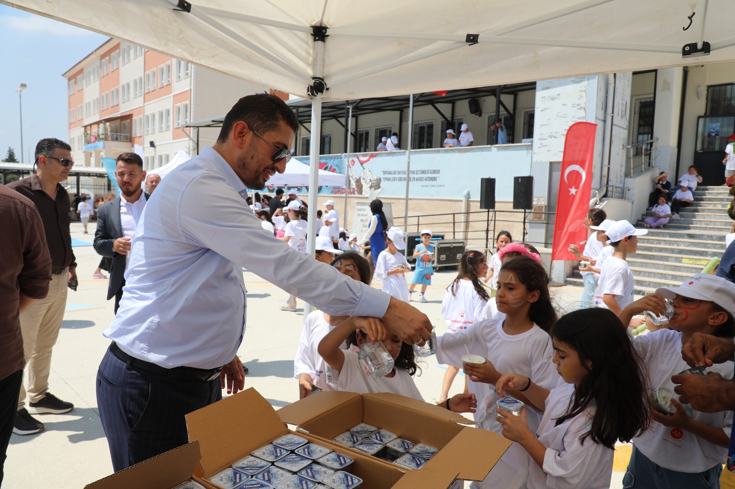 HBB YAZ OKULU'NDA ÇOCUKLAR HEM ÖĞRENİYOR HEM EĞLENİYOR