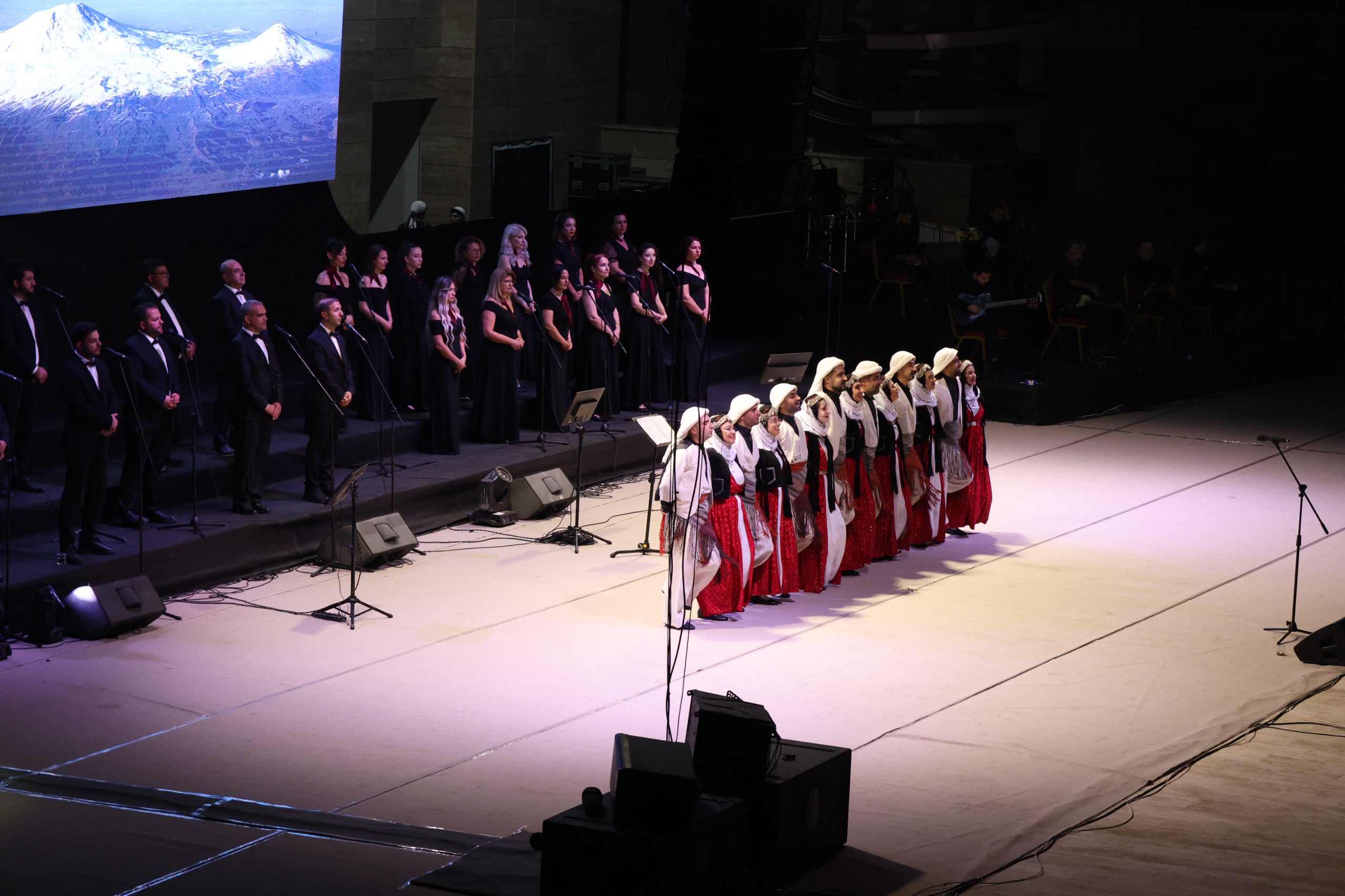 HATAY, ANA VATANA KATILIŞI’NIN 87. YILINI COŞKUYLA KUTLADI