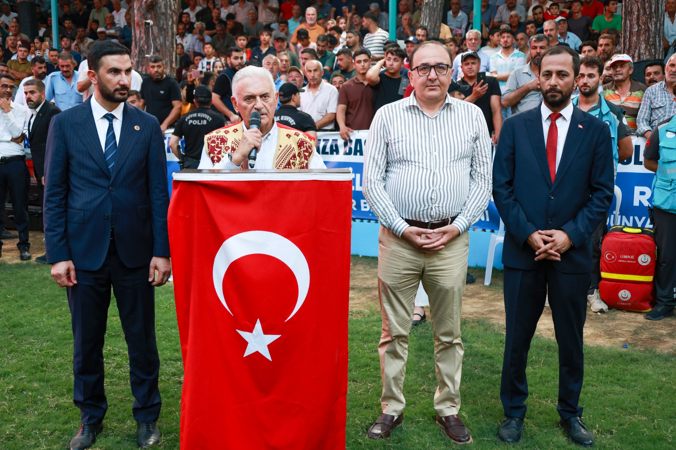 FESTİVALDE GÜREŞ HEYECANI NEFESLERİ KESTİ