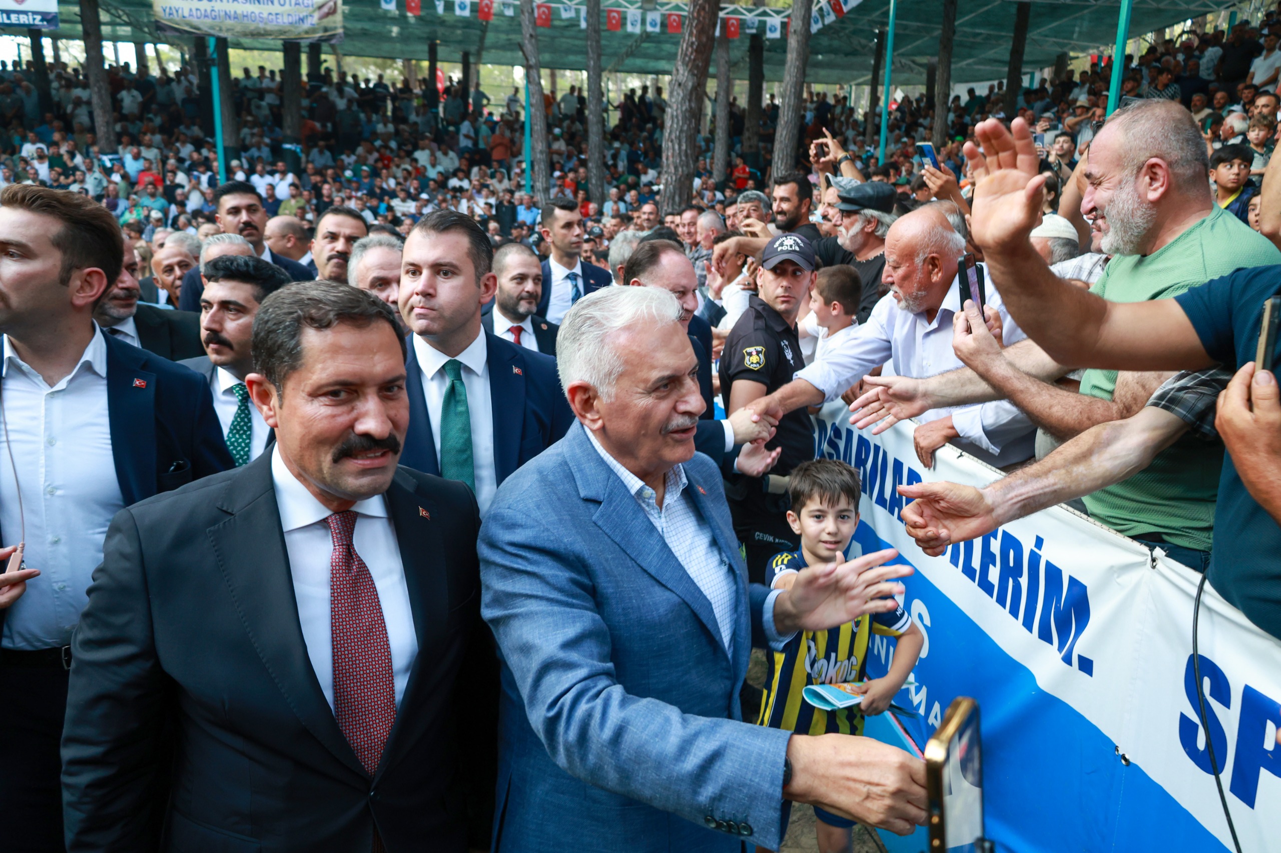 FESTİVALDE GÜREŞ HEYECANI NEFESLERİ KESTİ