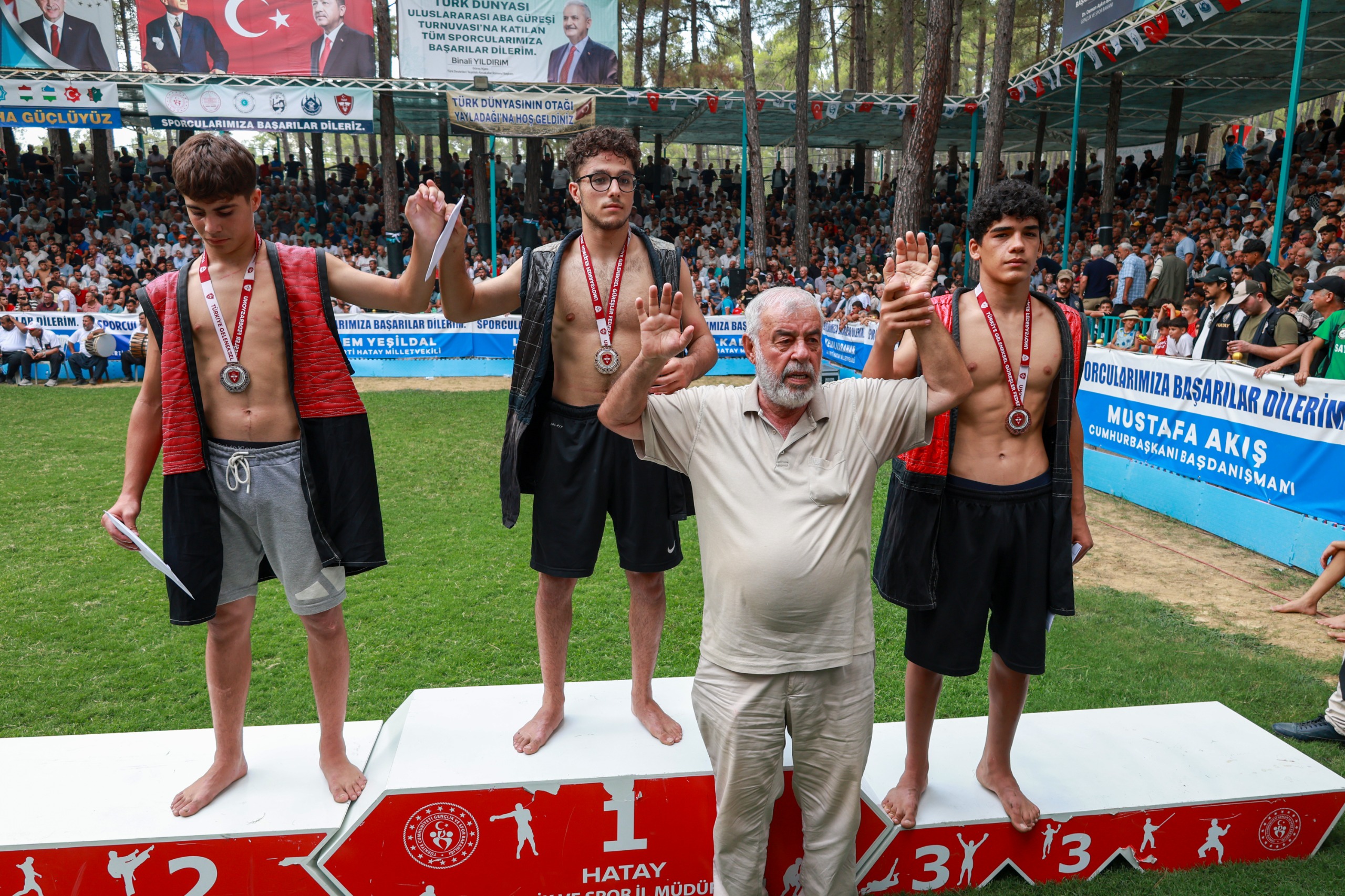 FESTİVALDE GÜREŞ HEYECANI NEFESLERİ KESTİ
