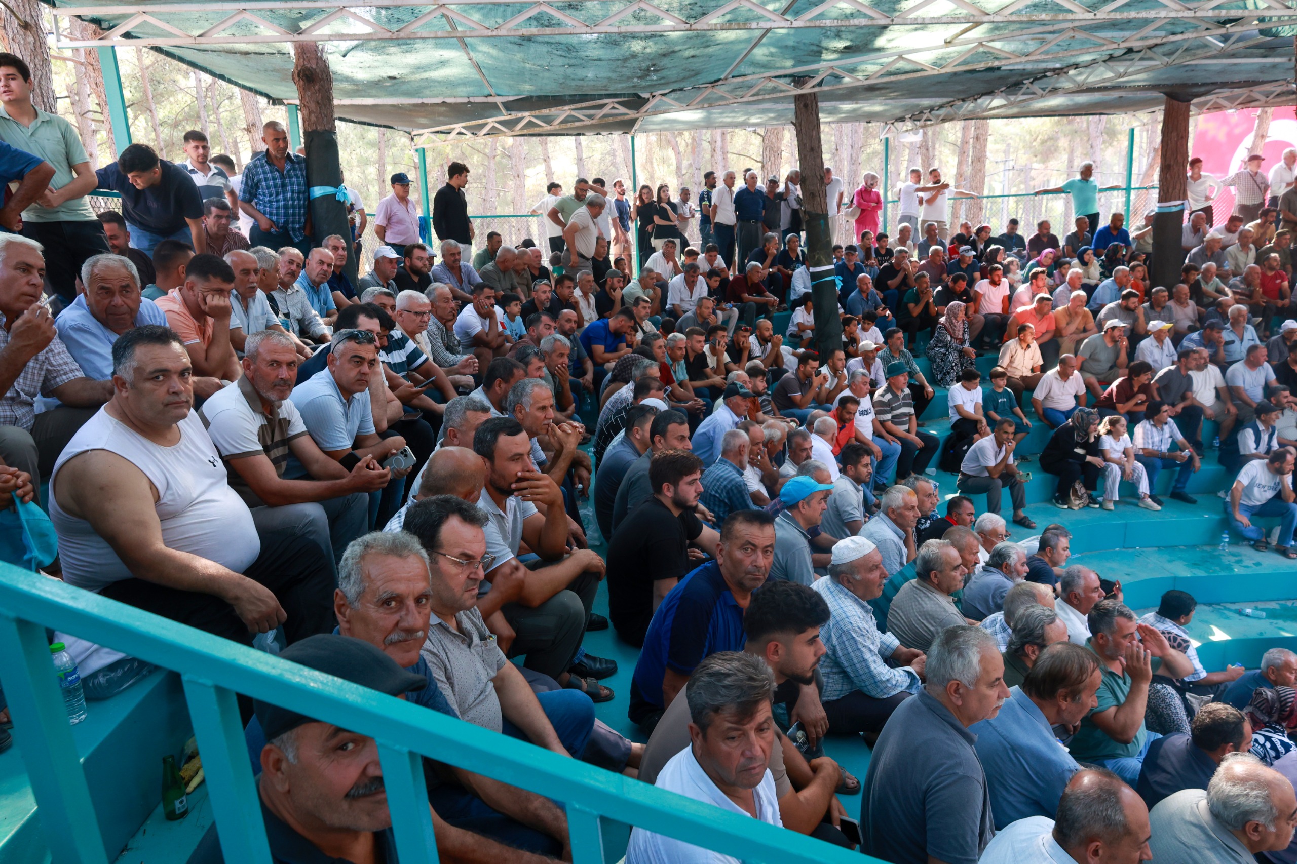 FESTİVALDE GÜREŞ HEYECANI NEFESLERİ KESTİ