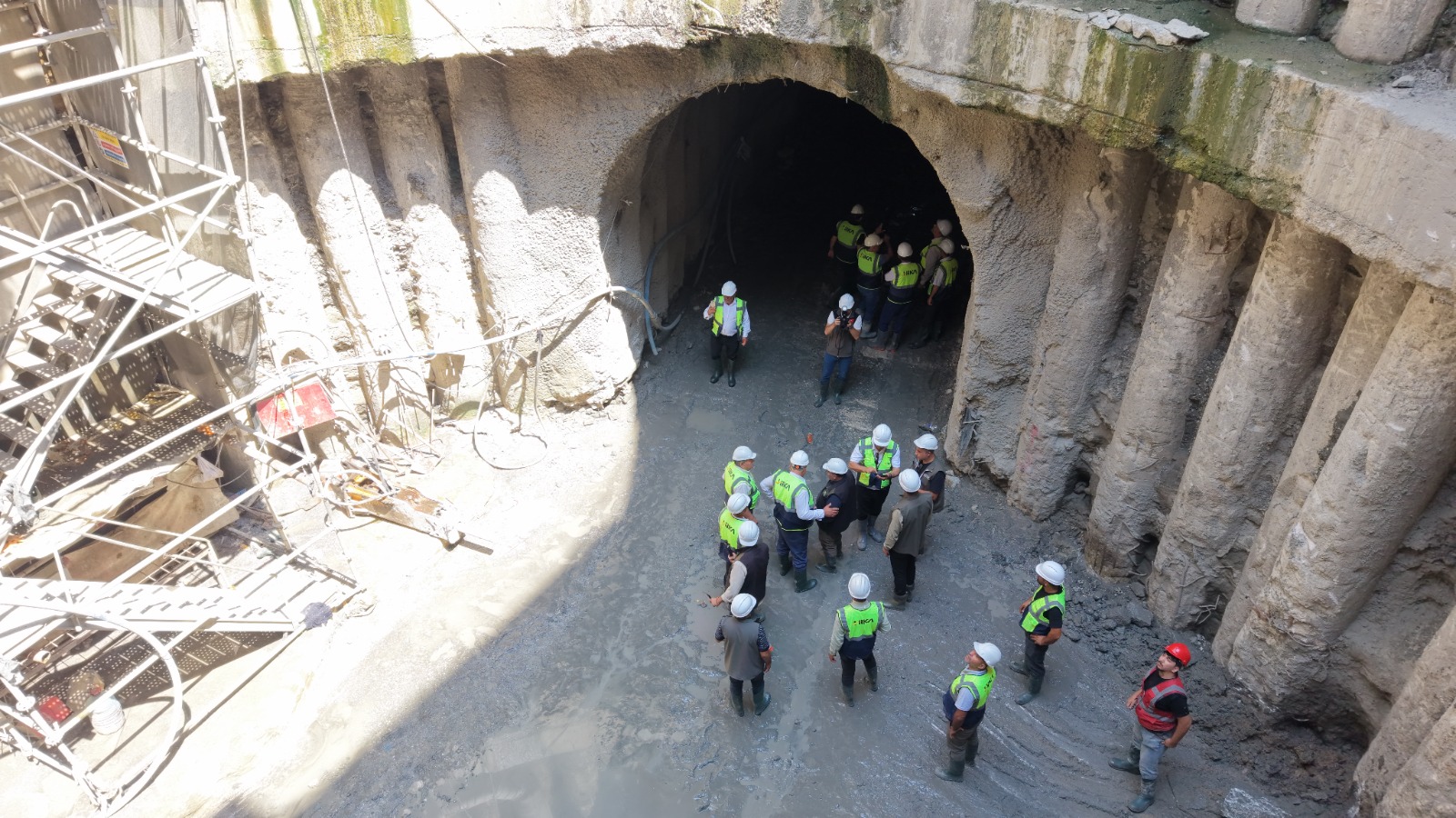 SAMANDAĞLI MUHTARLAR ALTYAPIYA NEFES ALDIRACAK PROJEYE HAYRAN KALDI  