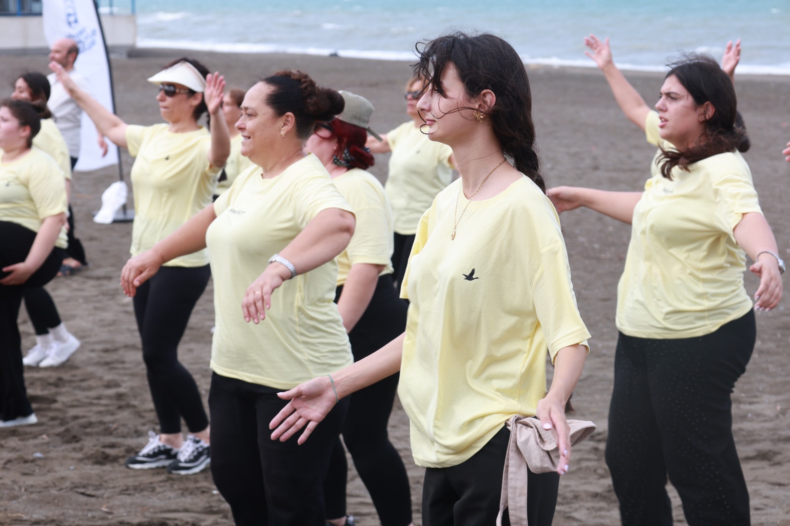 HBB’NİN SABAH SPORLARI HER YAŞTAN VATANDAŞI BULUŞTURUYOR