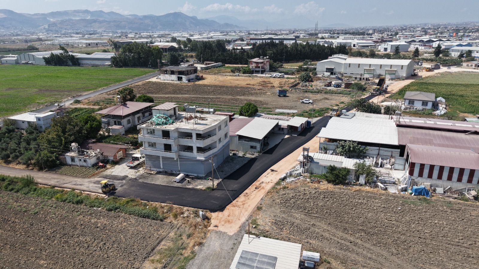 HBB, GÜZELBURÇ MAHALLESİ’NİN ULAŞIM ALTYAPISINI GÜÇLENDİRİYOR