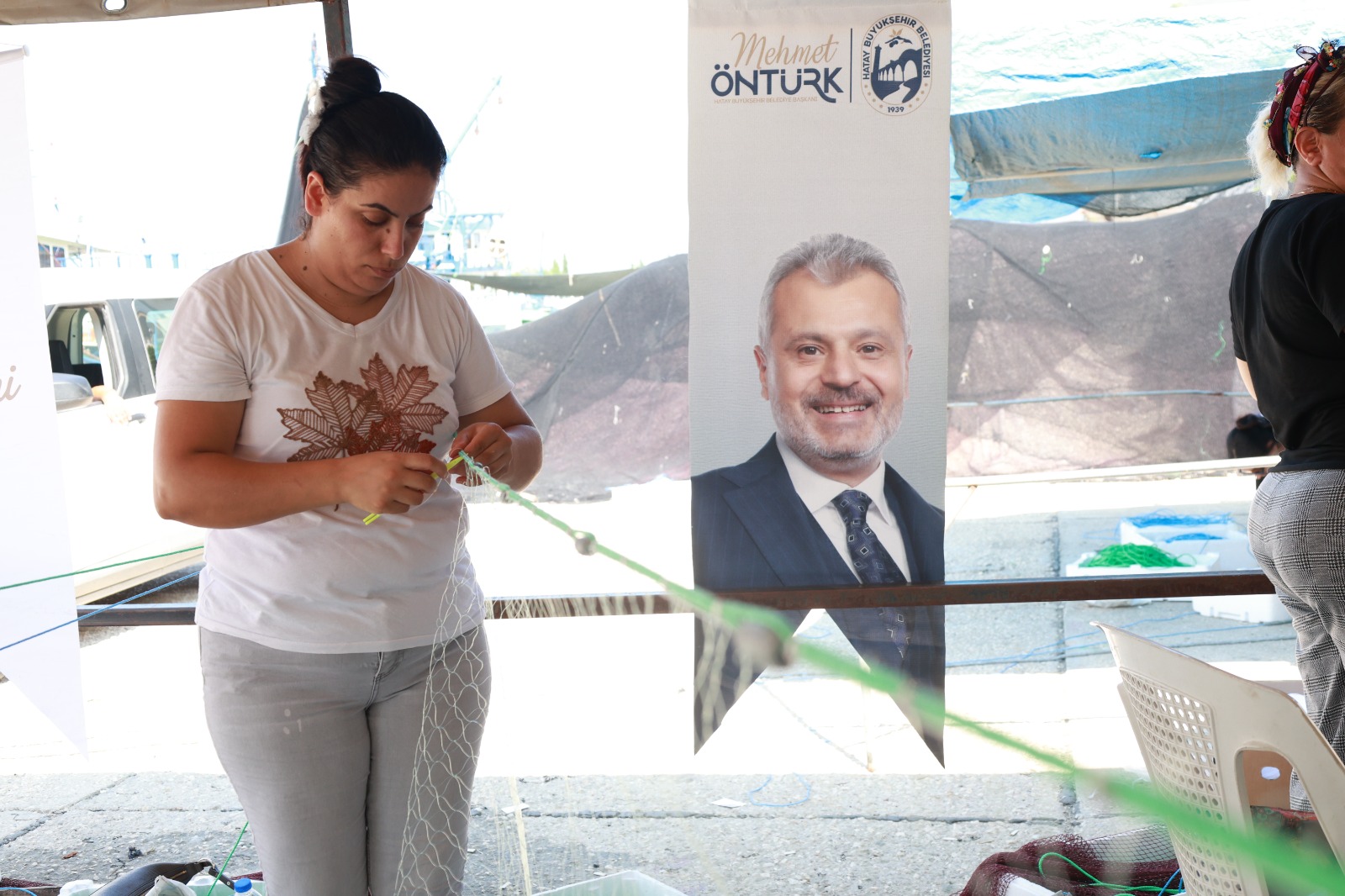 SAMANDAĞ’DA BALIK AĞLARI ÖRÜLÜYOR, ÜRETİM GÜÇLENİYOR