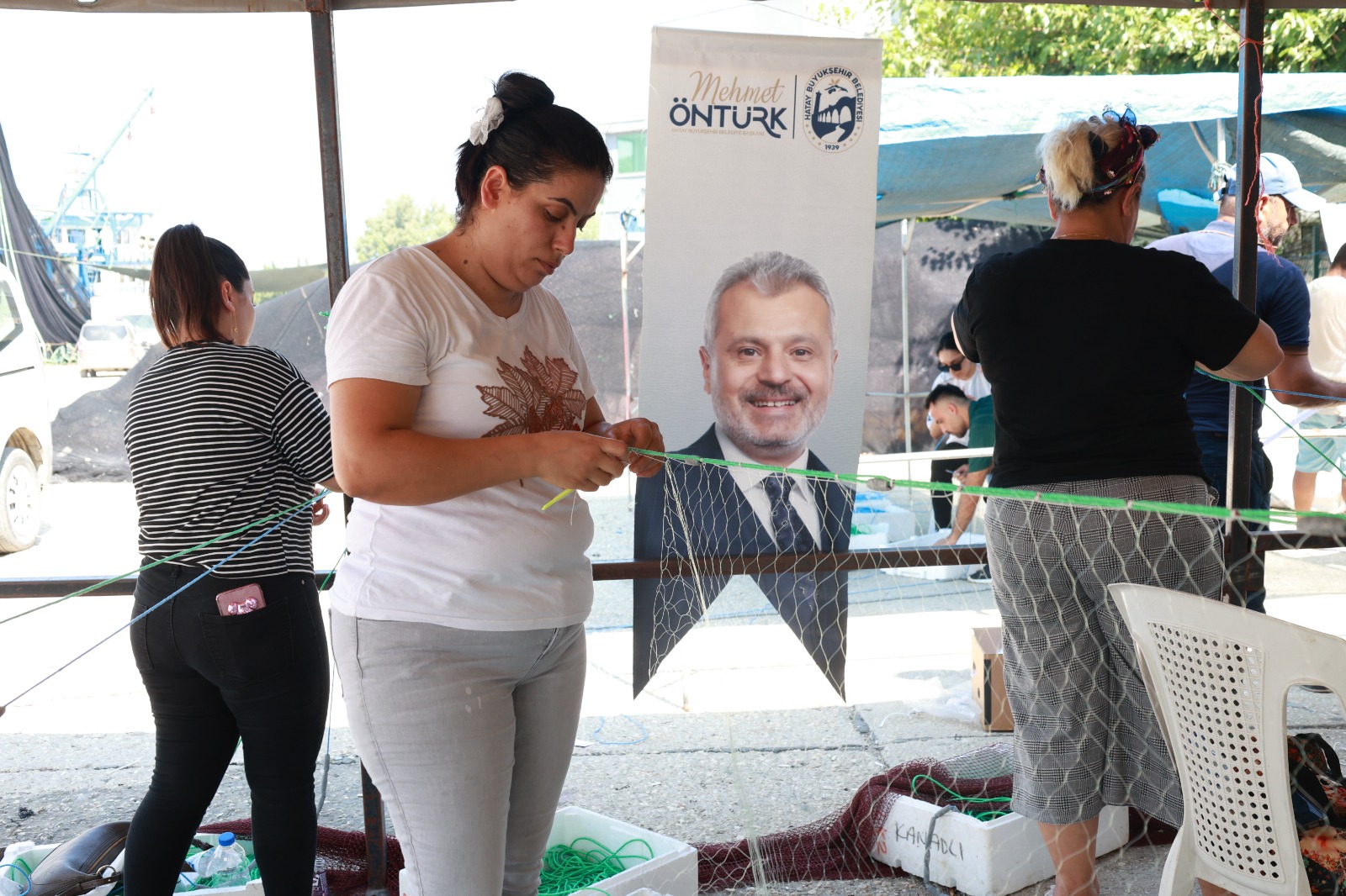 SAMANDAĞ’DA BALIK AĞLARI ÖRÜLÜYOR, ÜRETİM GÜÇLENİYOR