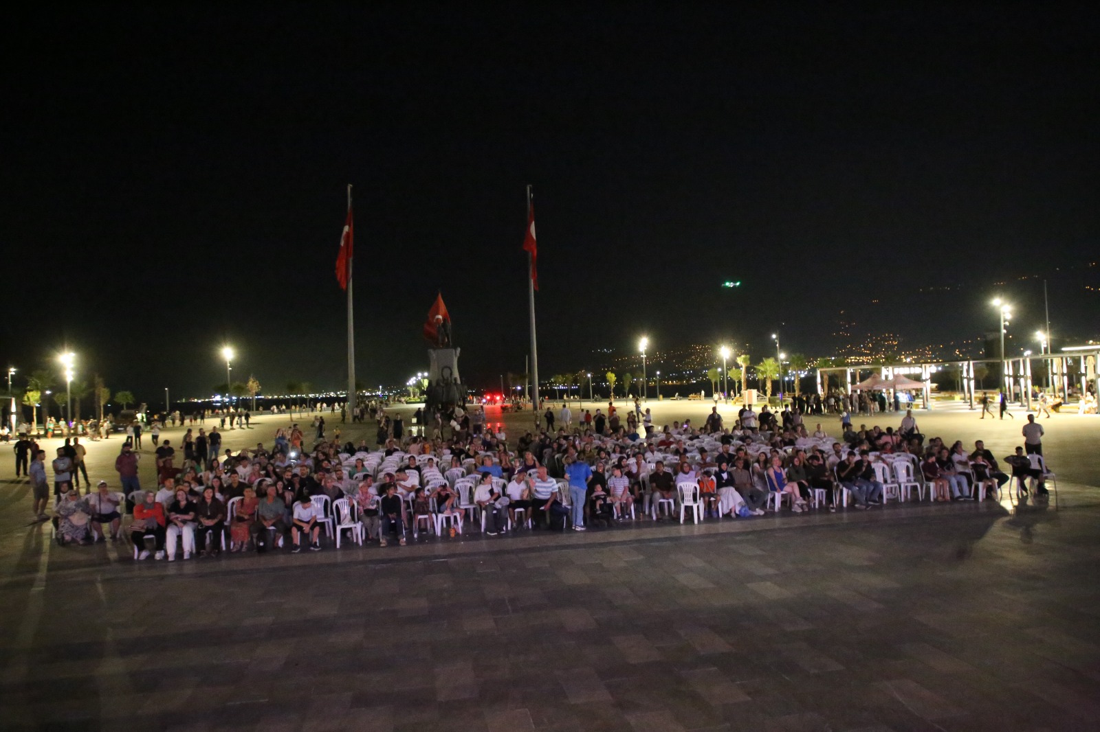 HBB ORKESTRASI, İSKENDERUN’DA SAHNE ALDI