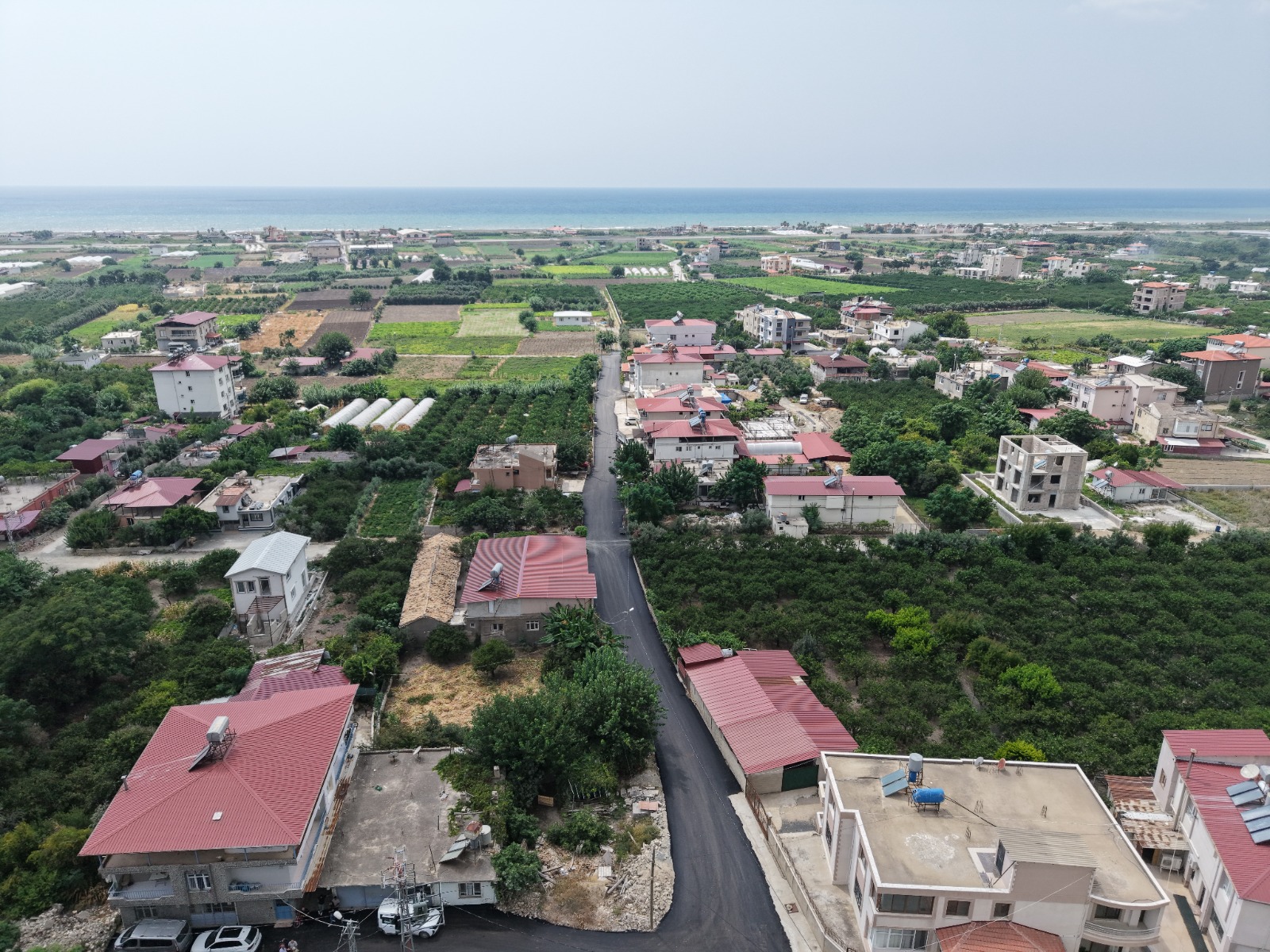 MAĞARACIK MAHALLESİ’NDE YOLLAR YENİLENİYOR