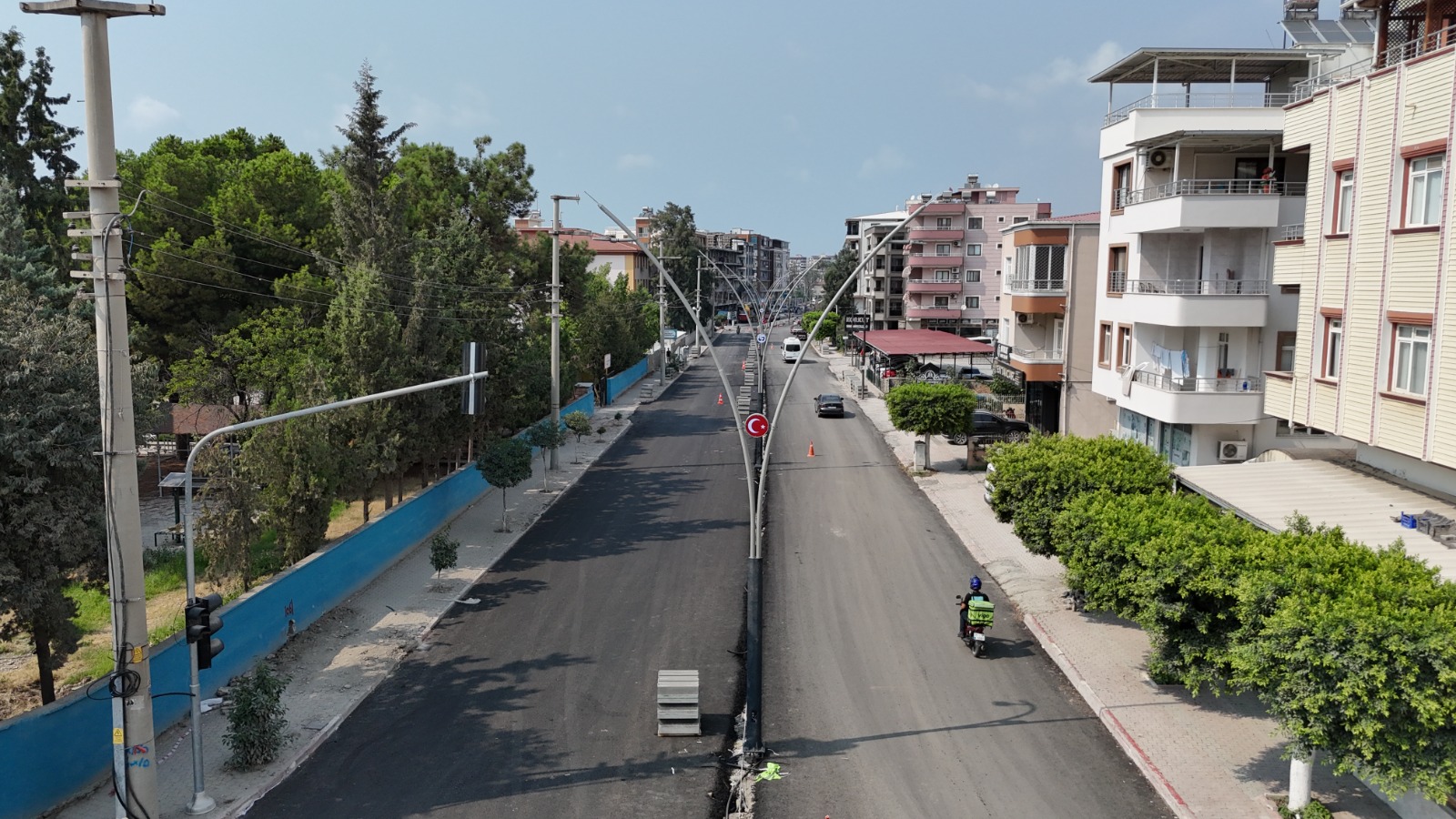 DÖRTYOL’DA ASFALT SEFERBERLİĞİ HIZ KESMEDEN SÜRÜYOR