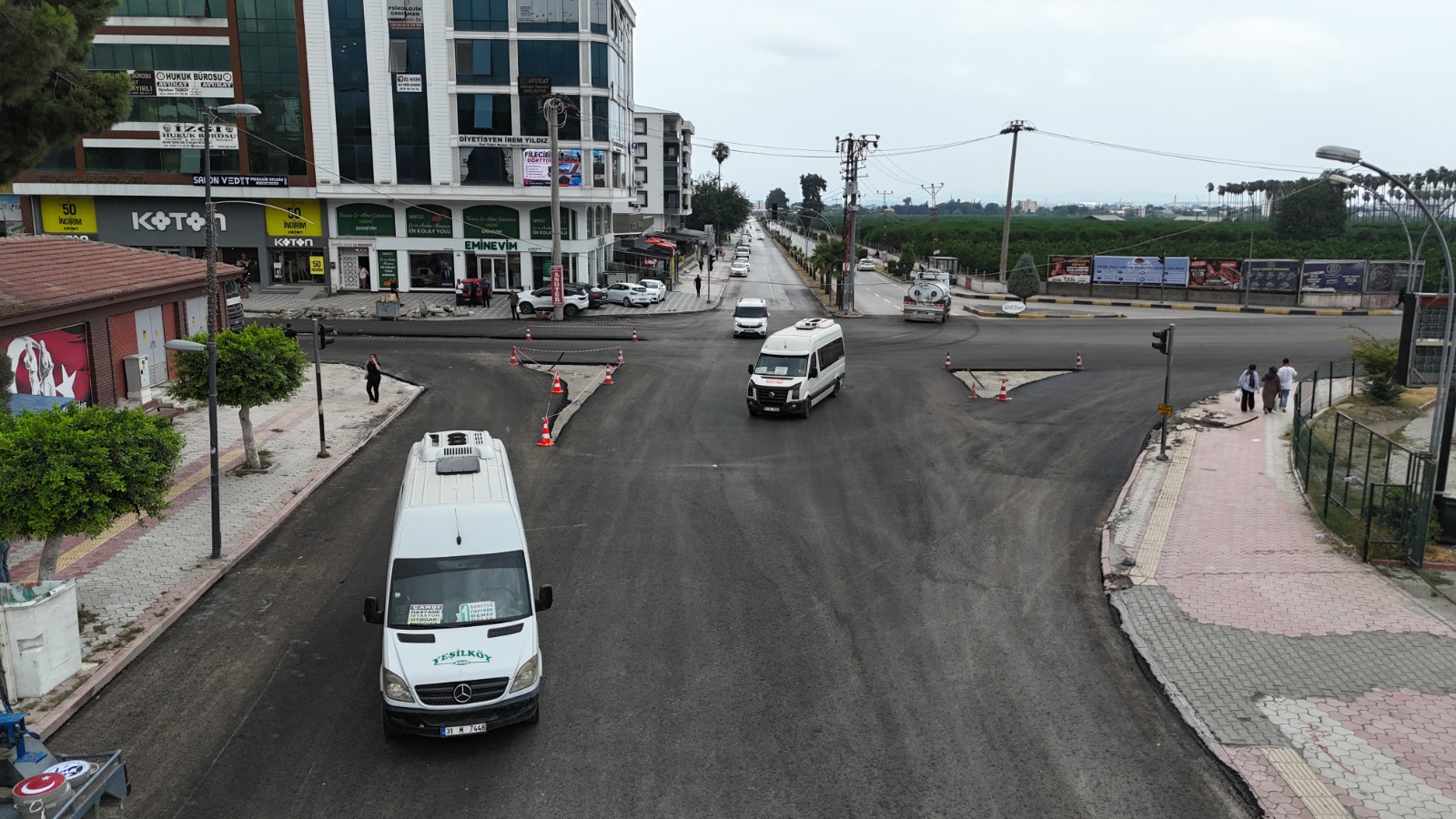 DÖRTYOL’DA ASFALT SEFERBERLİĞİ HIZ KESMEDEN SÜRÜYOR
