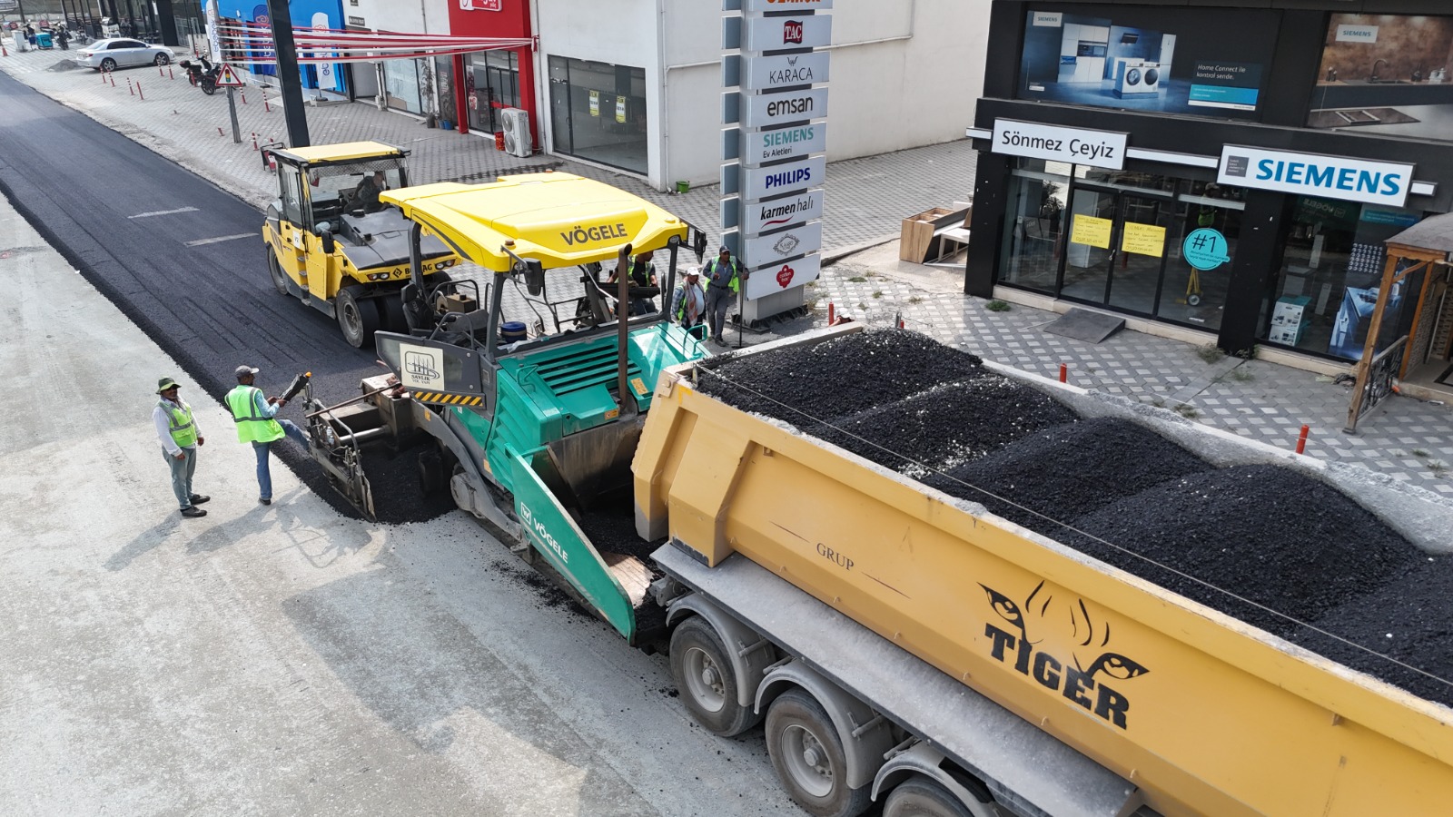 DÖRTYOL’DA ASFALT SEFERBERLİĞİ HIZ KESMEDEN SÜRÜYOR