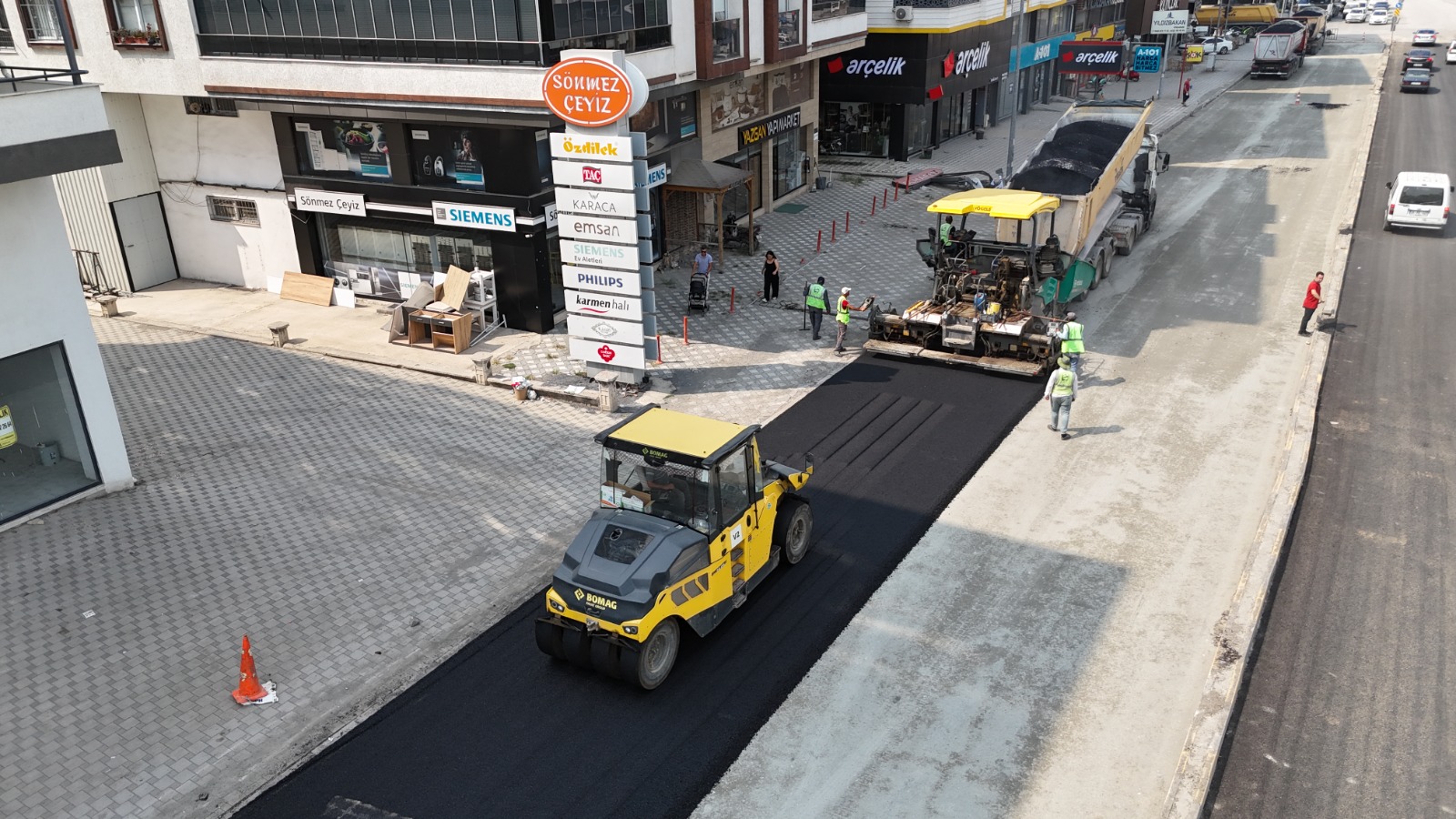 DÖRTYOL’DA ASFALT SEFERBERLİĞİ HIZ KESMEDEN SÜRÜYOR