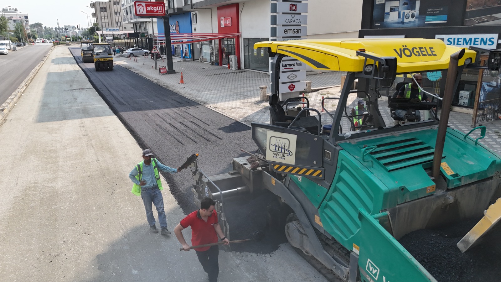 DÖRTYOL’DA ASFALT SEFERBERLİĞİ HIZ KESMEDEN SÜRÜYOR