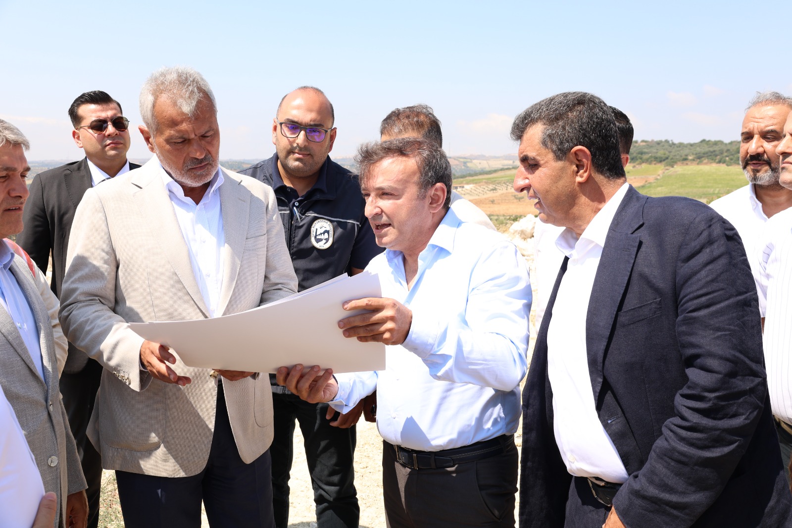 BAŞKAN ÖNTÜRK, ALTINÖZÜ’NÜN GELECEĞİNE DEĞER KATACAK PROJELERİ İNCELEDİ