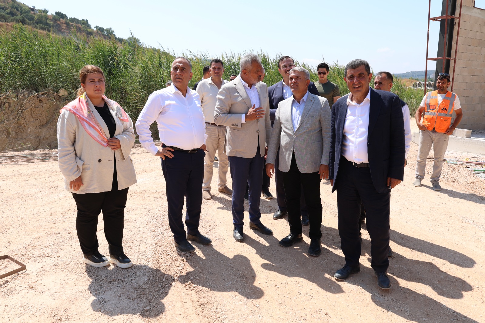 BAŞKAN ÖNTÜRK, ALTINÖZÜ’NÜN GELECEĞİNE DEĞER KATACAK PROJELERİ İNCELEDİ