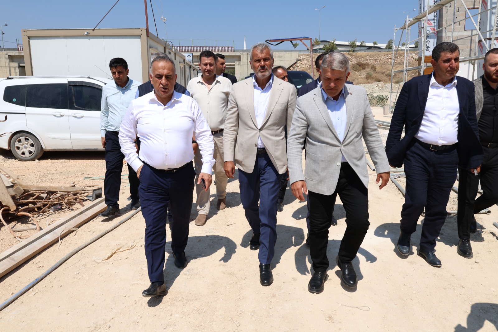 BAŞKAN ÖNTÜRK, ALTINÖZÜ’NÜN GELECEĞİNE DEĞER KATACAK PROJELERİ İNCELEDİ