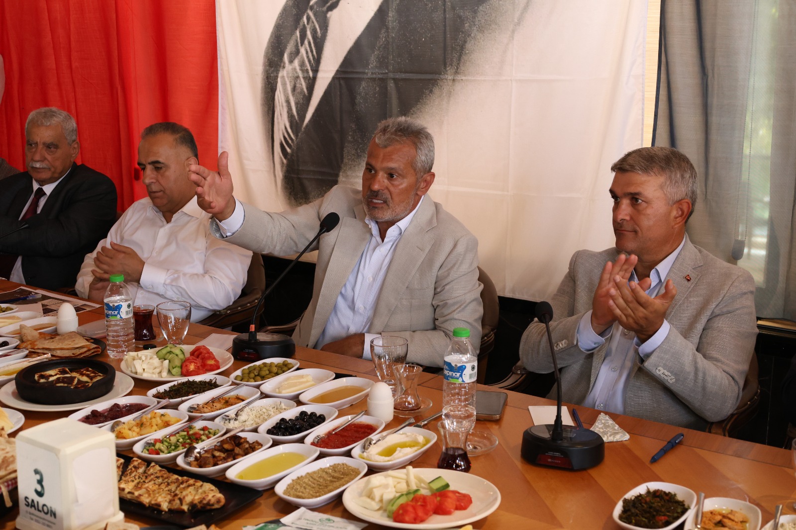BAŞKAN ÖNTÜRK ALTINÖZÜLÜ MUHTARLARLA BULUŞTU