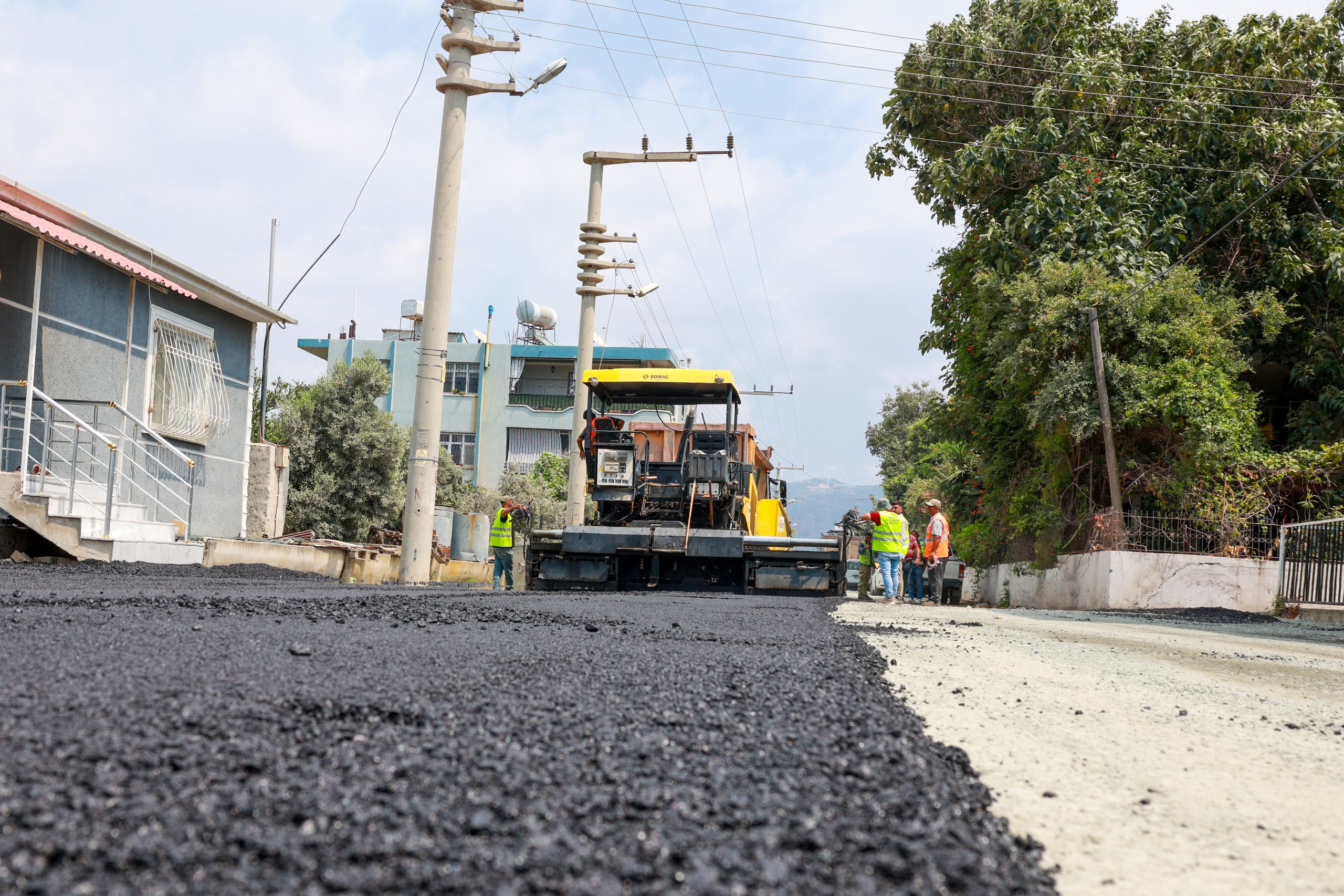 HBB’DEN YENİMAHALLEYE YENİ YOL