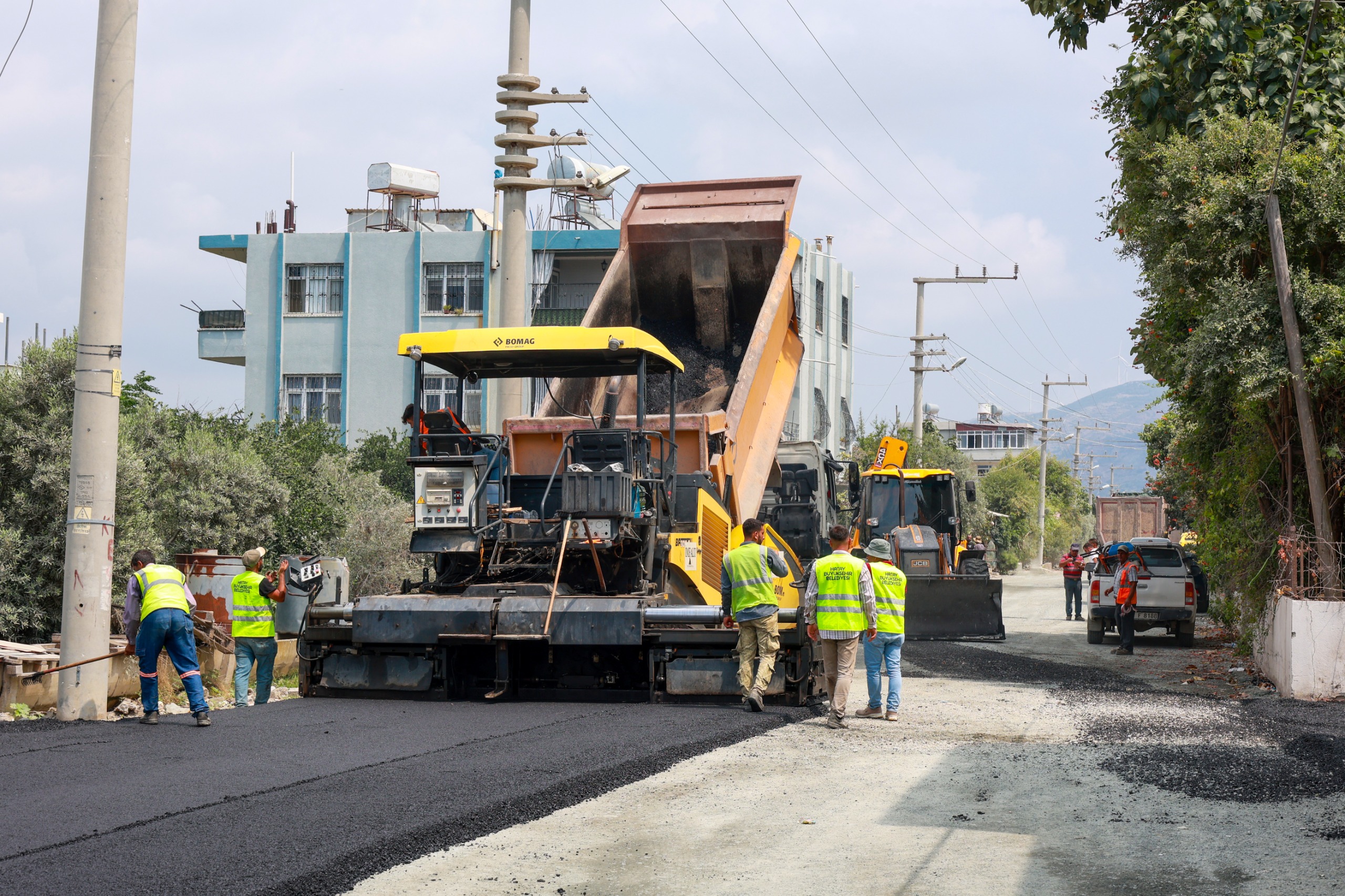 HBB’DEN YENİMAHALLEYE YENİ YOL