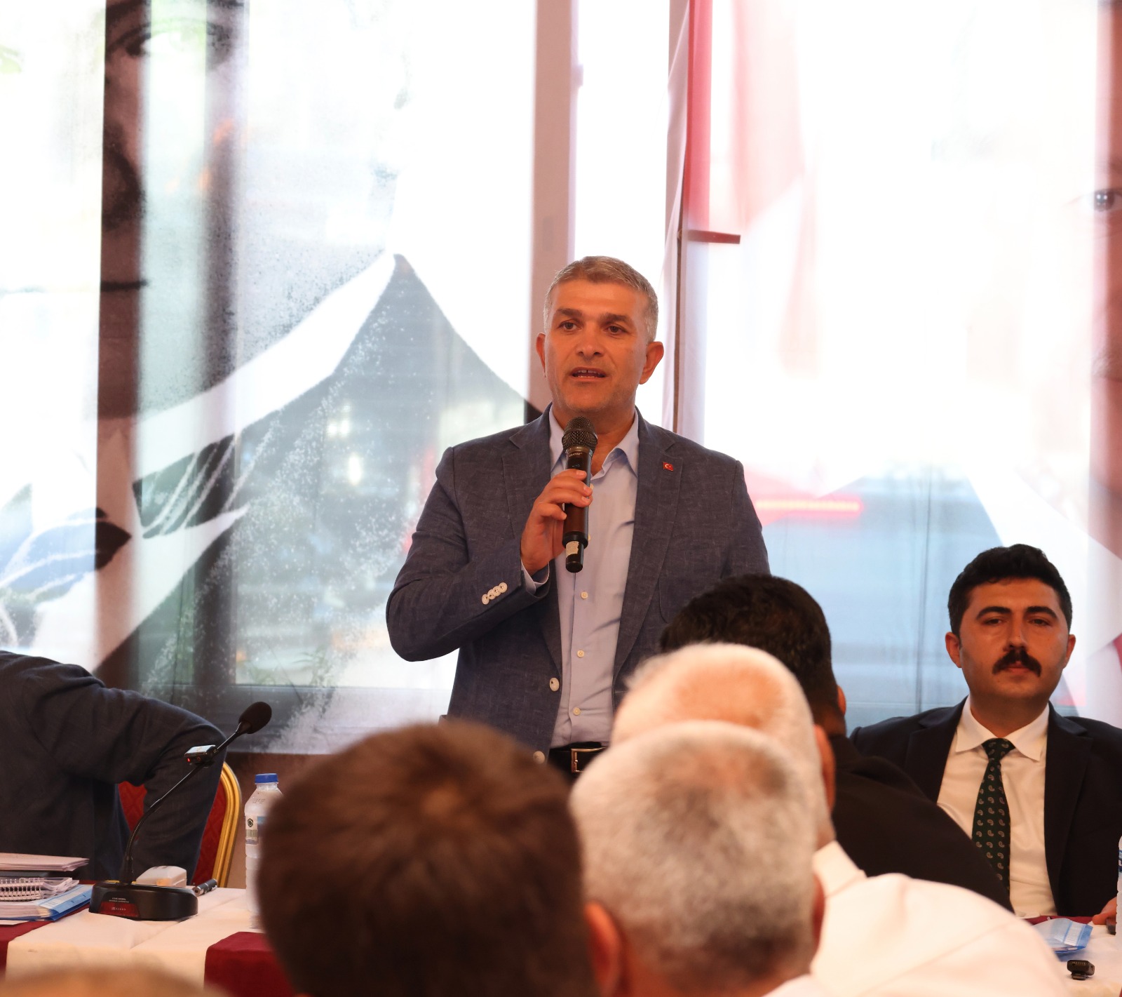 BAŞKAN ÖNTÜRK, YAYLADAĞILI MUHTARLARLA BULUŞTU