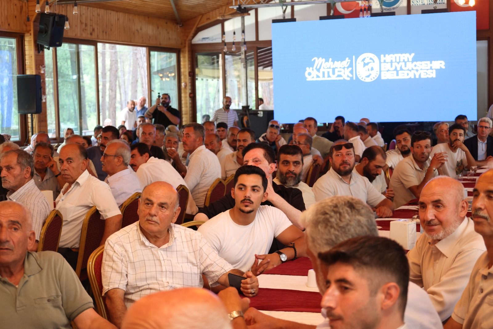 BAŞKAN ÖNTÜRK, YAYLADAĞILI MUHTARLARLA BULUŞTU