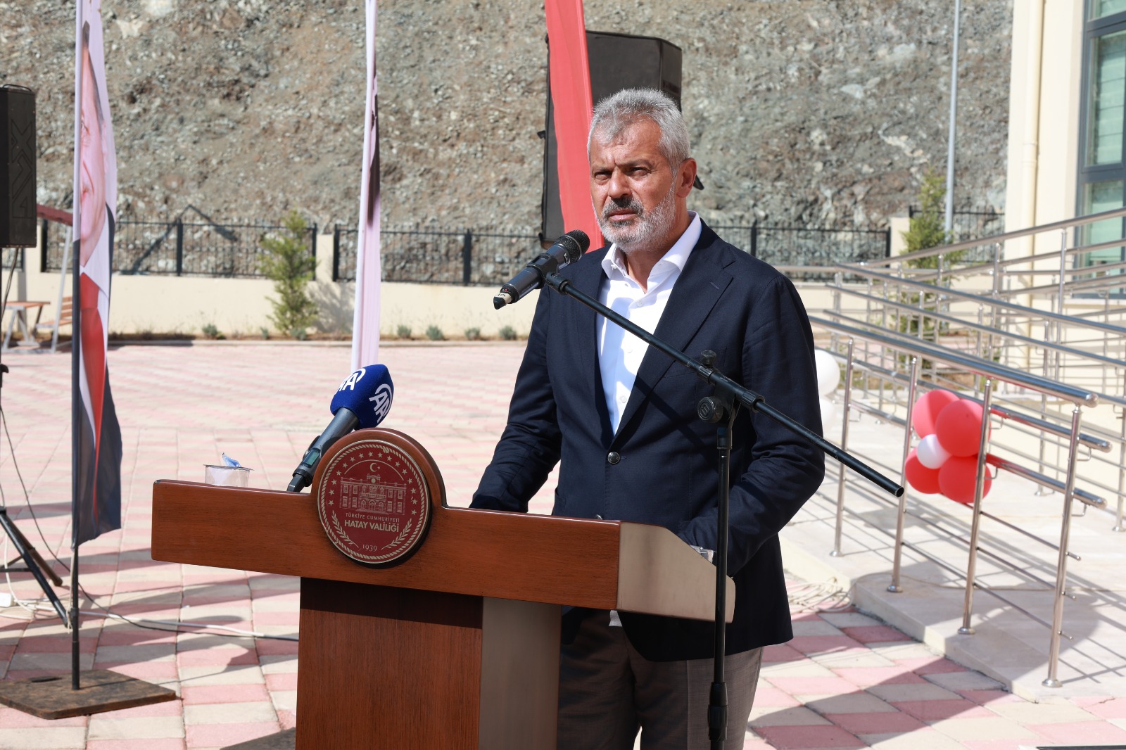 KIRIKHAN ÖĞRETMENEVİ VE AKŞAM SANAT OKULU HİZMETE AÇILDI