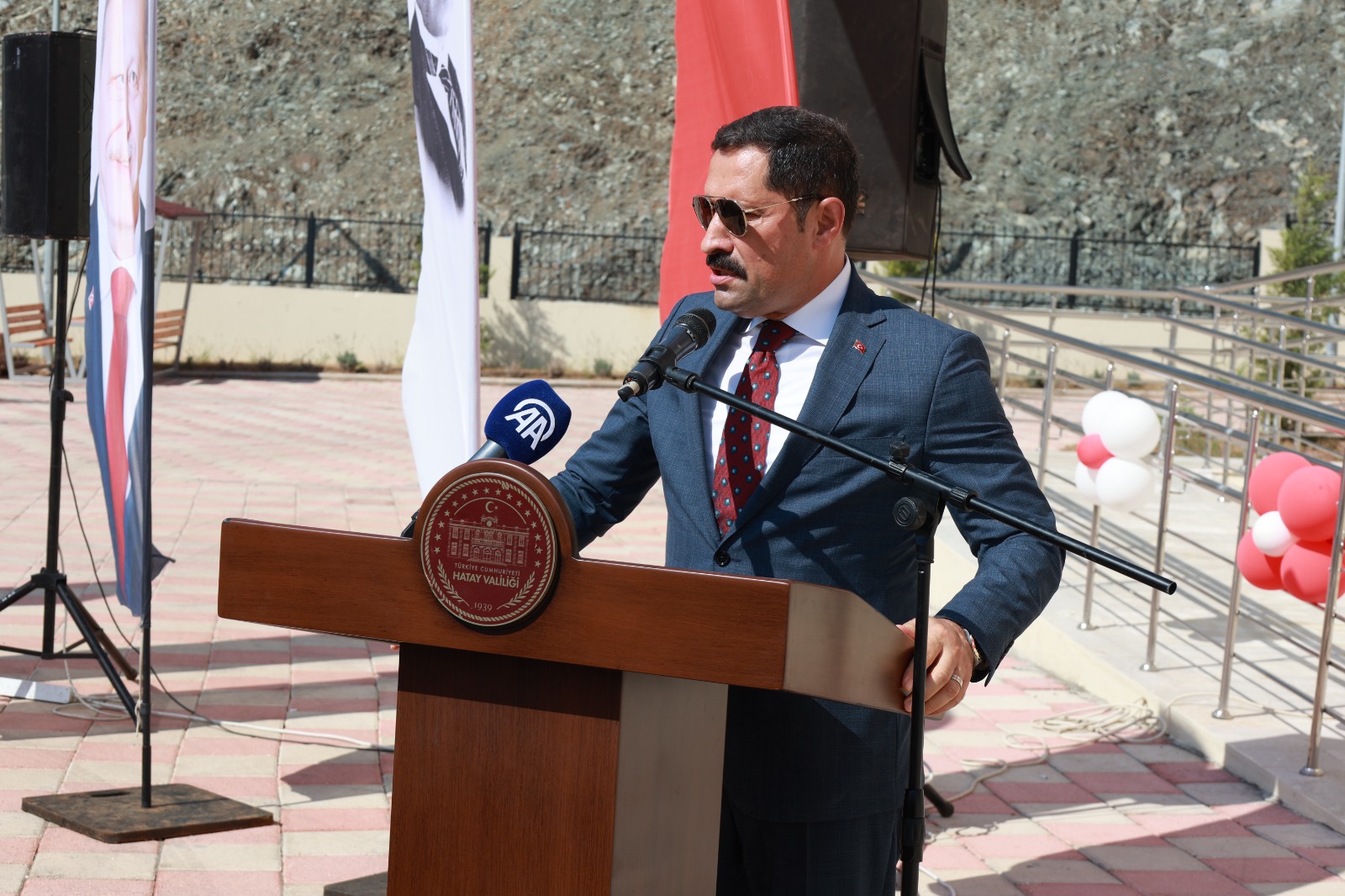 KIRIKHAN ÖĞRETMENEVİ VE AKŞAM SANAT OKULU HİZMETE AÇILDI