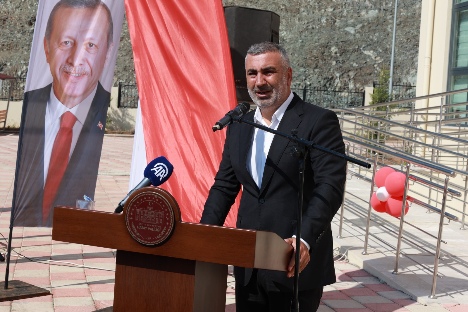 KIRIKHAN ÖĞRETMENEVİ VE AKŞAM SANAT OKULU HİZMETE AÇILDI