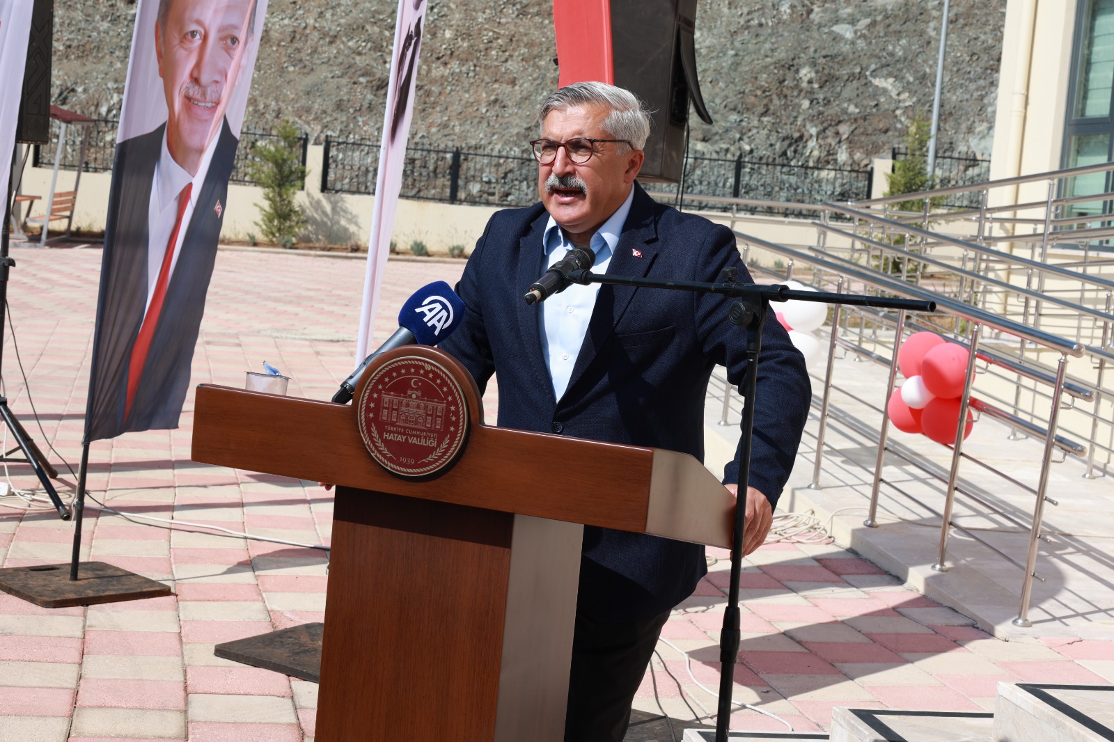 KIRIKHAN ÖĞRETMENEVİ VE AKŞAM SANAT OKULU HİZMETE AÇILDI