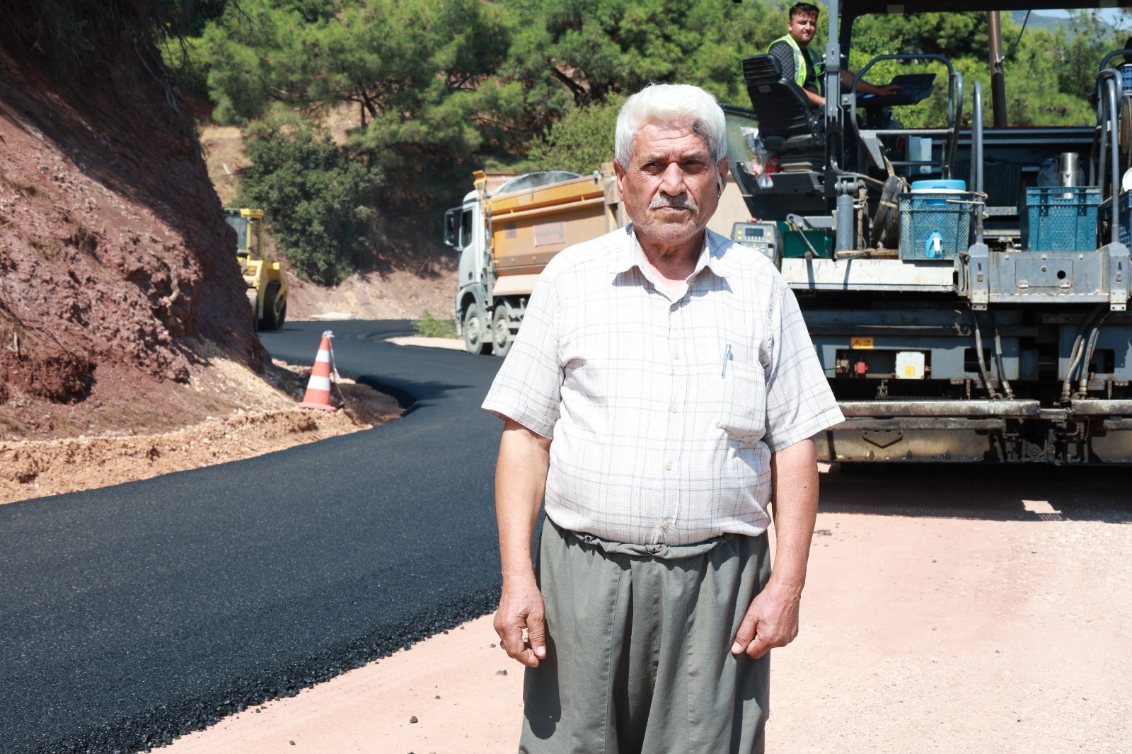 KIRIKHAN’DA 2 BİN METRELİK ASFALT MESAİSİ