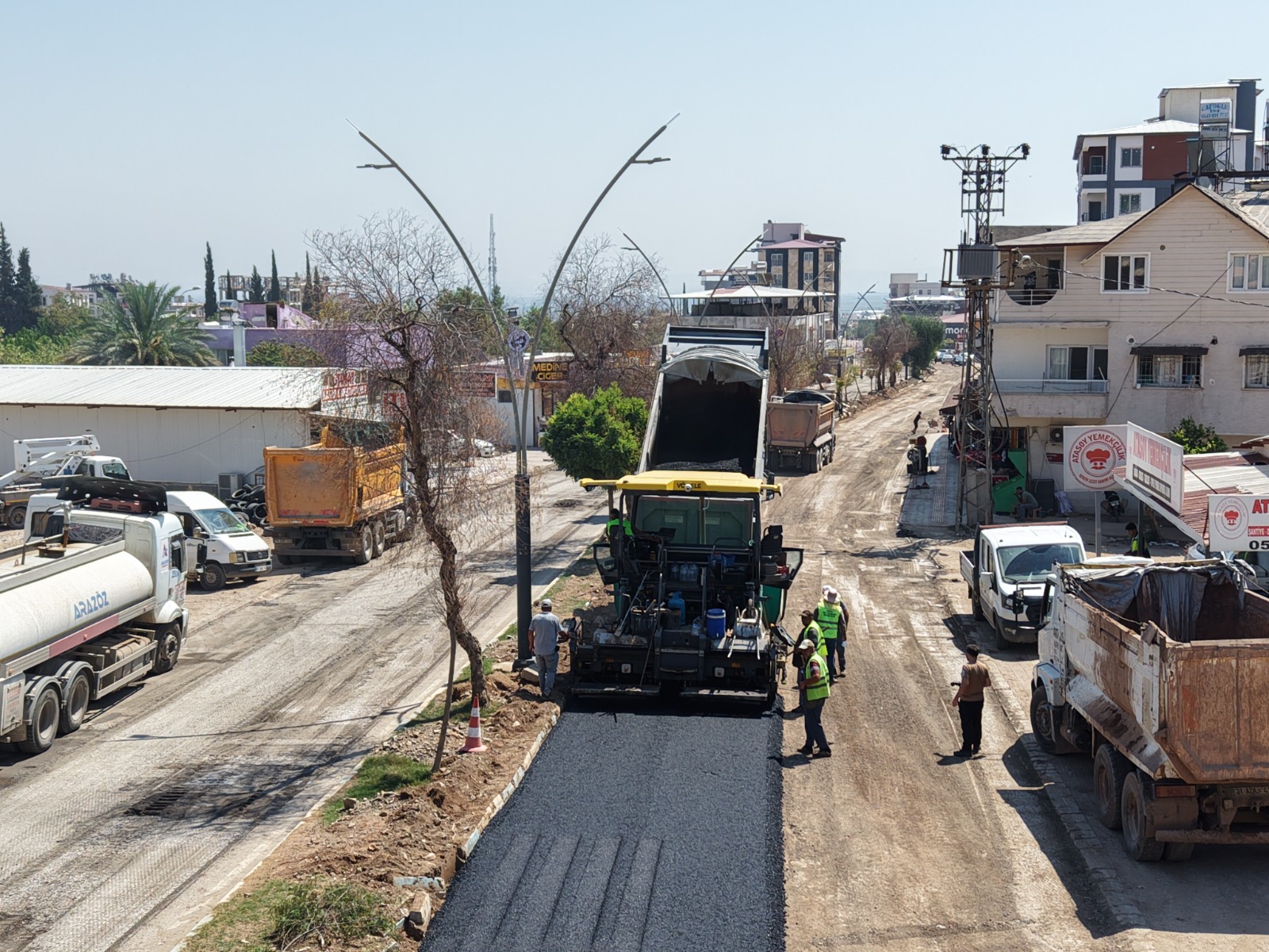 KIRIKHAN’DA 2 BİN METRELİK ASFALT MESAİSİ