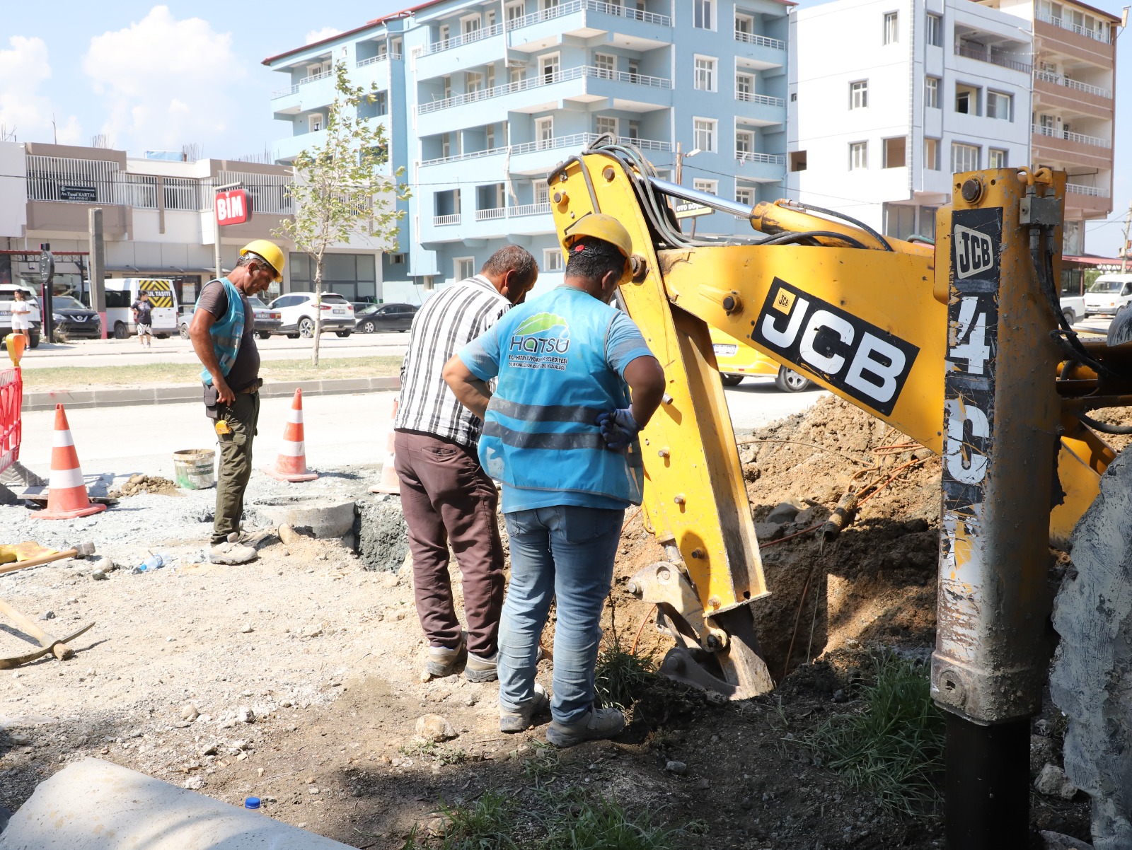 SAMANDAĞ TOMRUKSUYU’NA YENİ KANALİZASYON HATTI İNŞA EDİLDİ