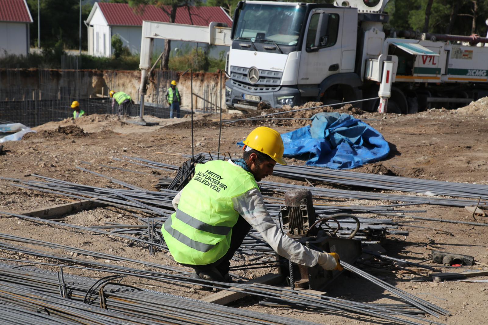 HBB BELEN’DE YARI OLİMPİK YÜZME HAVUZUNUN TEMELİNİ ATTI