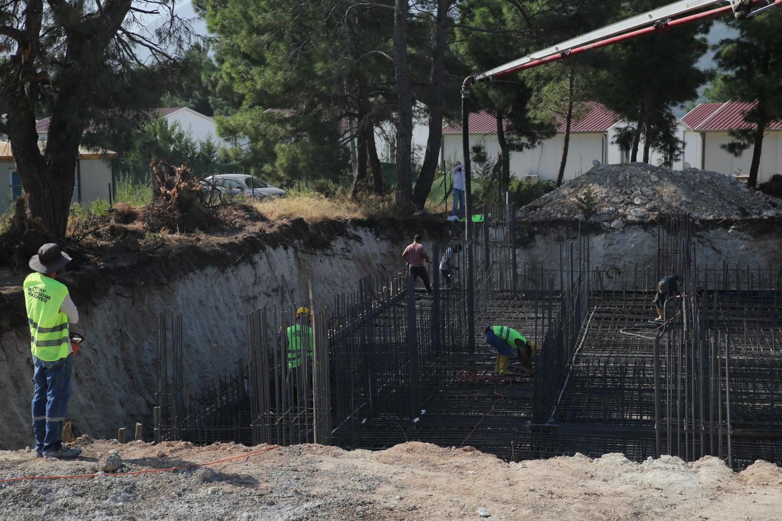 HBB BELEN’DE YARI OLİMPİK YÜZME HAVUZUNUN TEMELİNİ ATTI