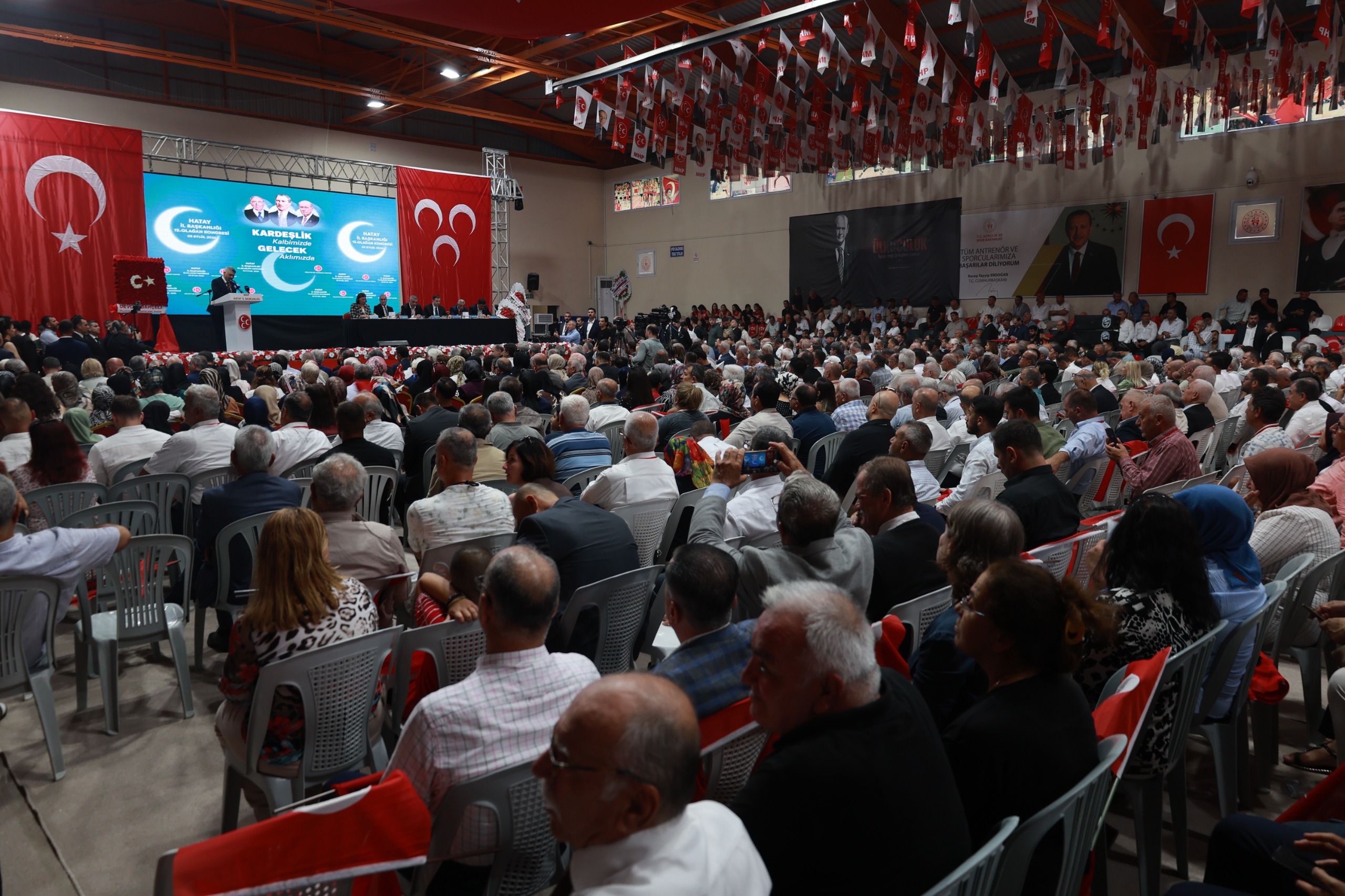 BAŞKAN ÖNTÜRK, MHP İL KONGRESİ’NE KATILDI
