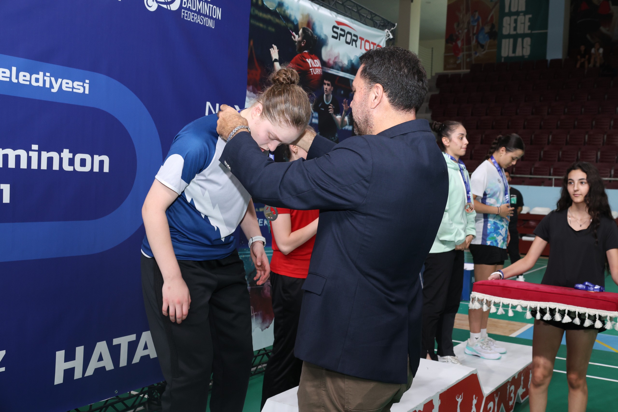 HATAY’DA BADMİNTON HEYECANI SONA ERDİ