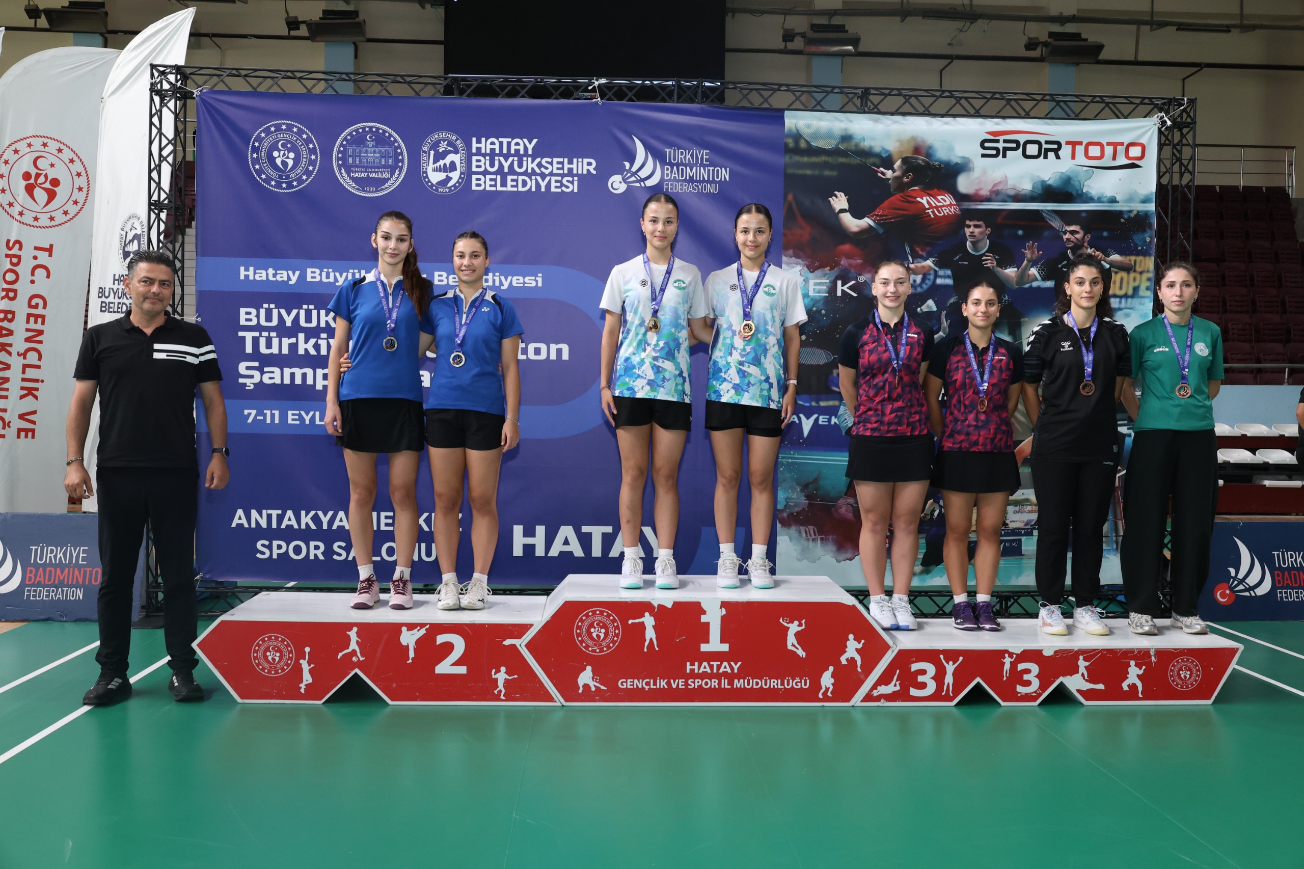 HATAY’DA BADMİNTON HEYECANI SONA ERDİ