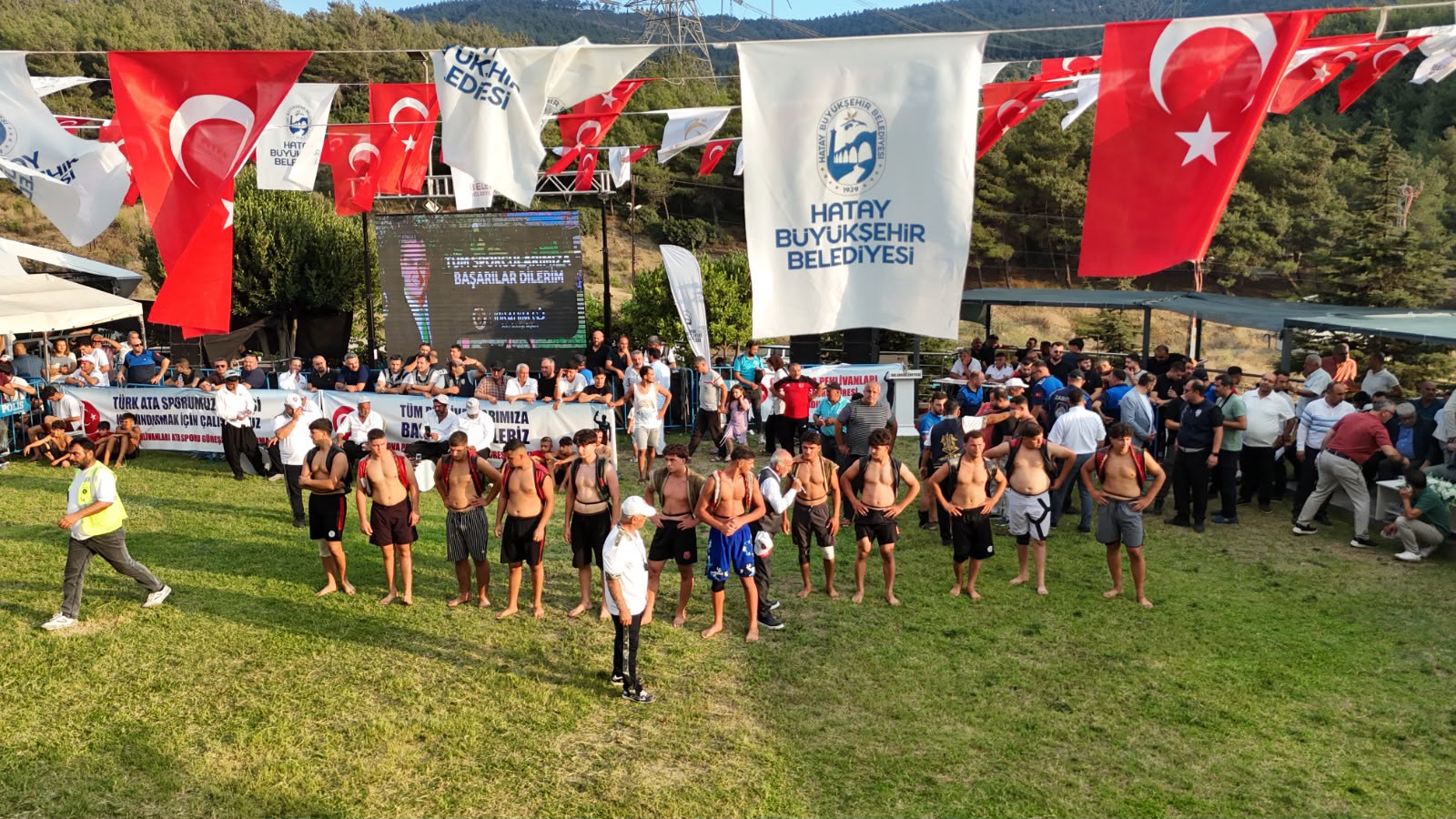 BELEN’DE 15. YAYLA ŞENLİĞİ KAPSAMINDA ABA GÜREŞLERİ DÜZENLENDİ
