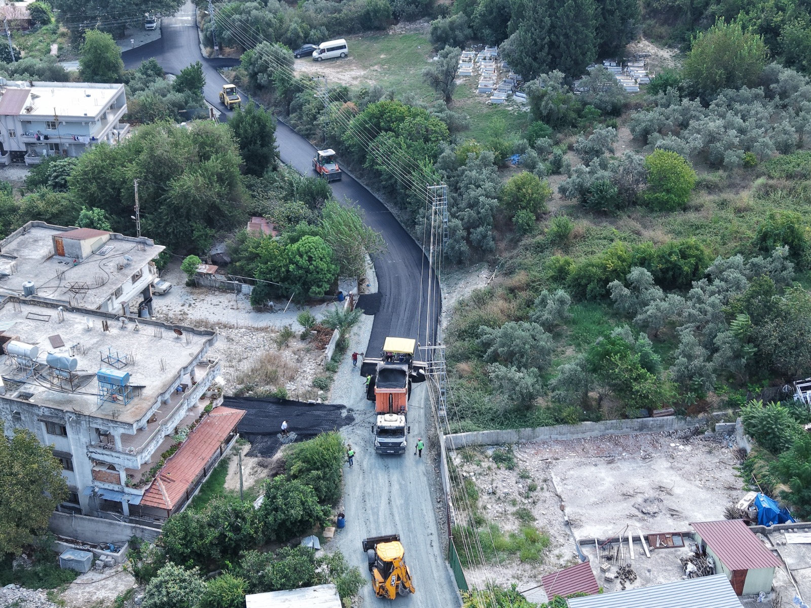 HBB’DEN KARAÇAY’DA 3000 METRELİK BETON ASFALT ÇALIŞMASI
