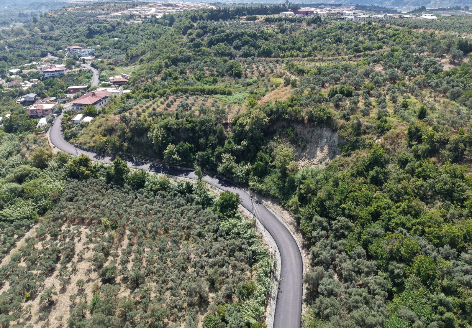 HBB’DEN KARAÇAY’DA 3000 METRELİK BETON ASFALT ÇALIŞMASI