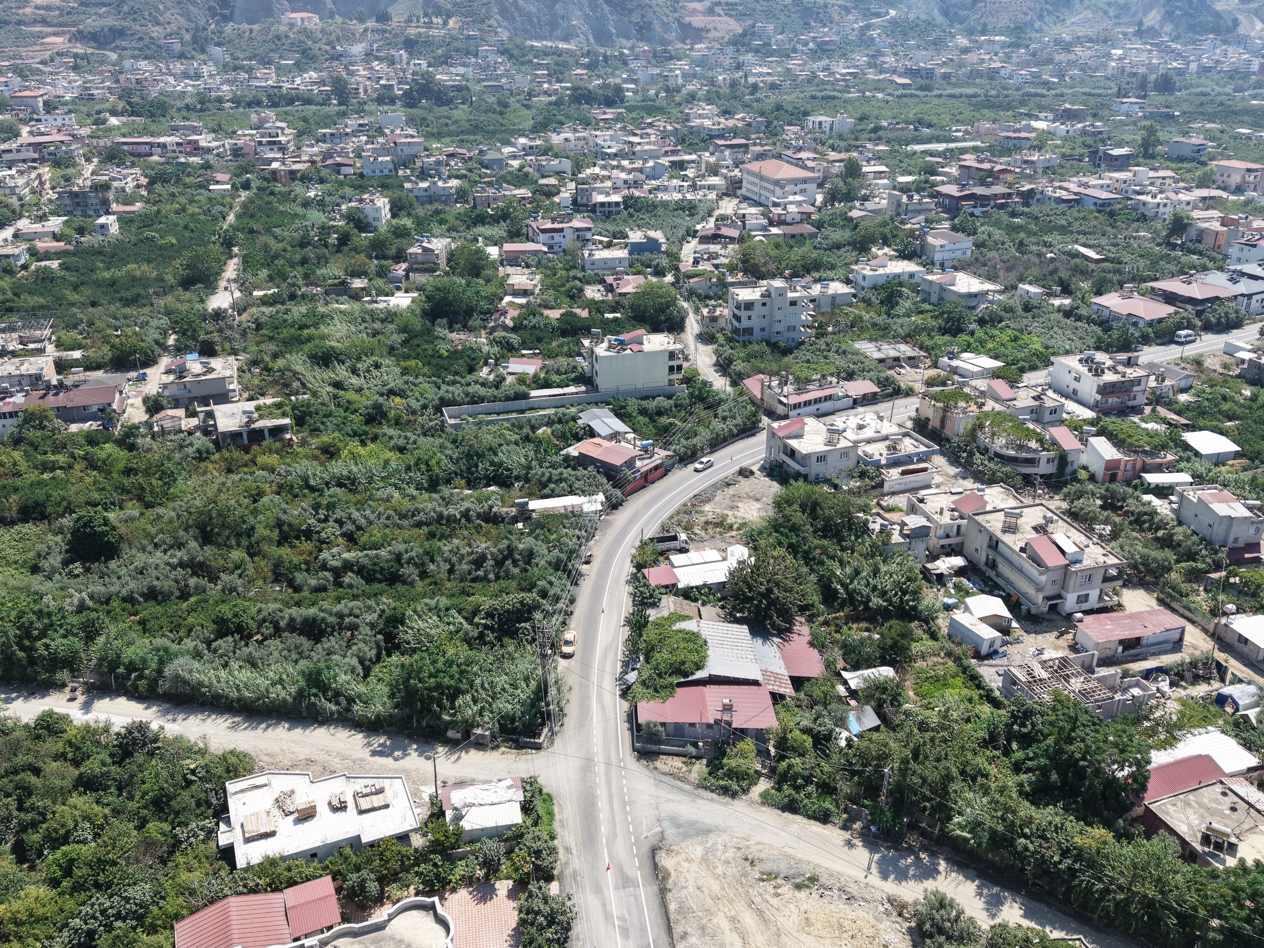 HBB’DEN SAMANDAĞ SUTAŞI’NDA YOL SEFERBERLİĞİ