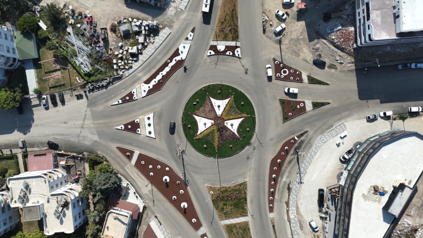 KARAAĞAÇ UĞUR MUMCU CADDESİ, PRESTİJ CADDE PROJESİYLE MODERN GÖRÜNÜME KAVUŞTU
