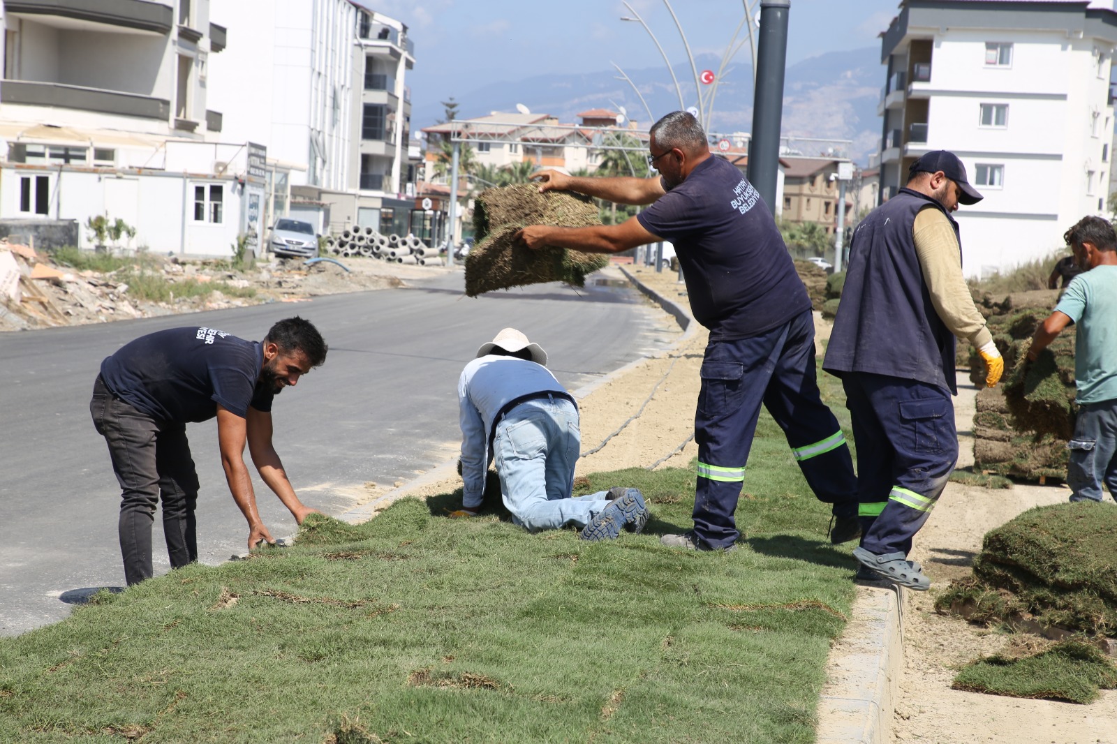 KARAAĞAÇ UĞUR MUMCU CADDESİ, PRESTİJ CADDE PROJESİYLE MODERN GÖRÜNÜME KAVUŞTU