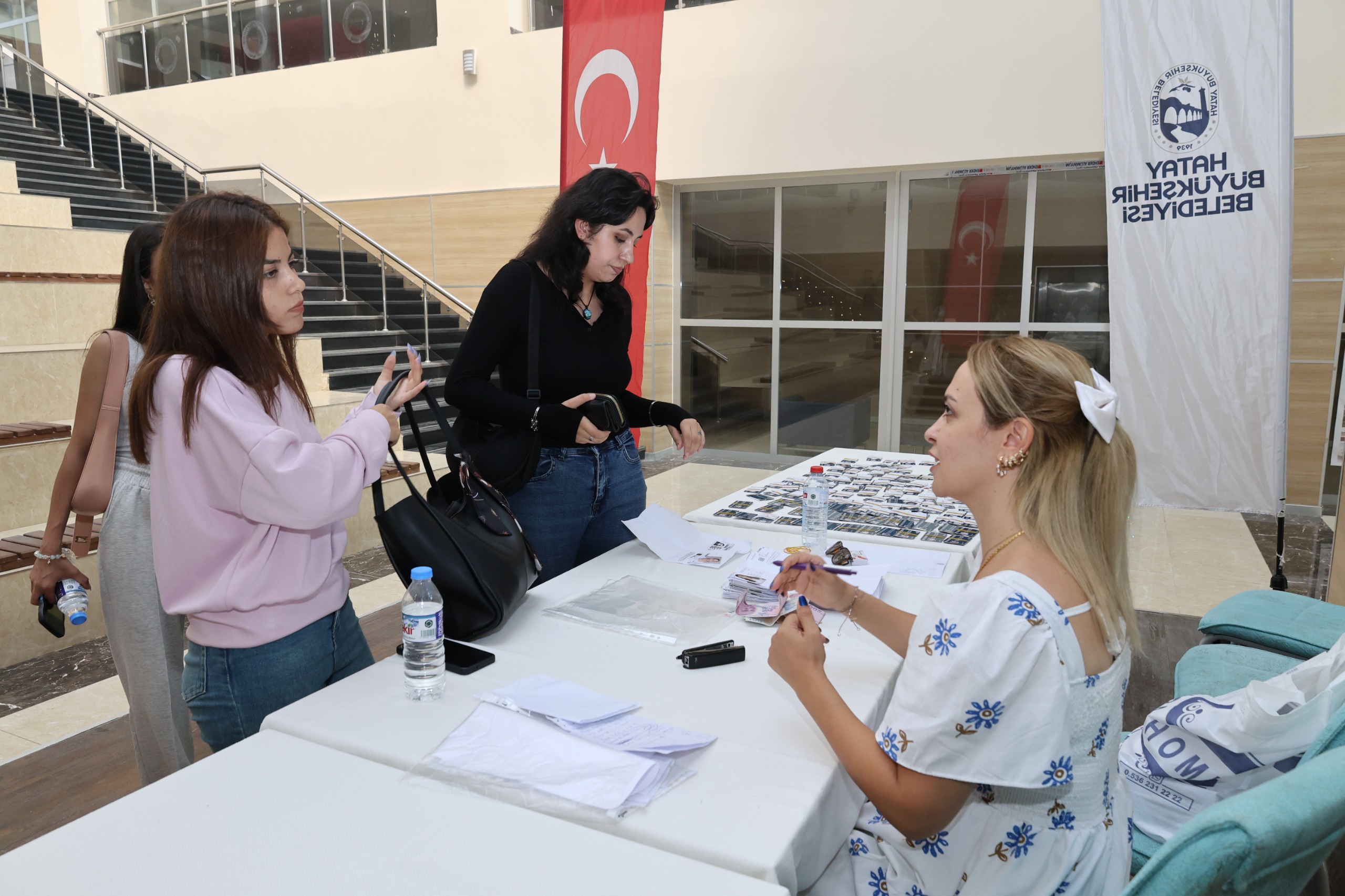 HBB’DEN ÜNİVERSİTE ÖĞRENCİLERİNE HATAY KART KOLAYLIĞI