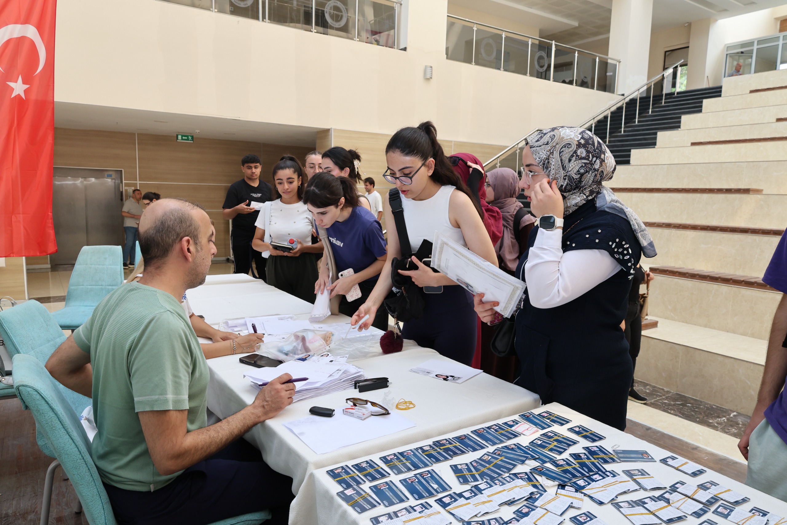 HBB’DEN ÜNİVERSİTE ÖĞRENCİLERİNE HATAY KART KOLAYLIĞI