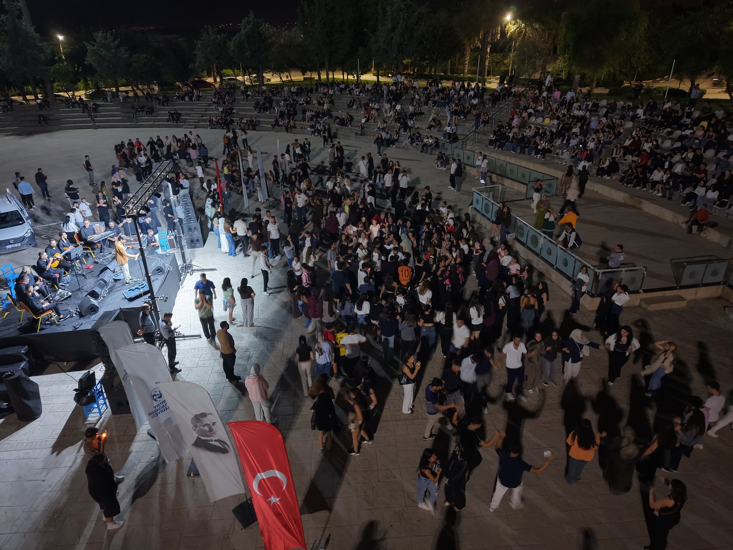 ÖĞRENCİLER YAZA HBB KOROSUYLA VEDA ETTİ